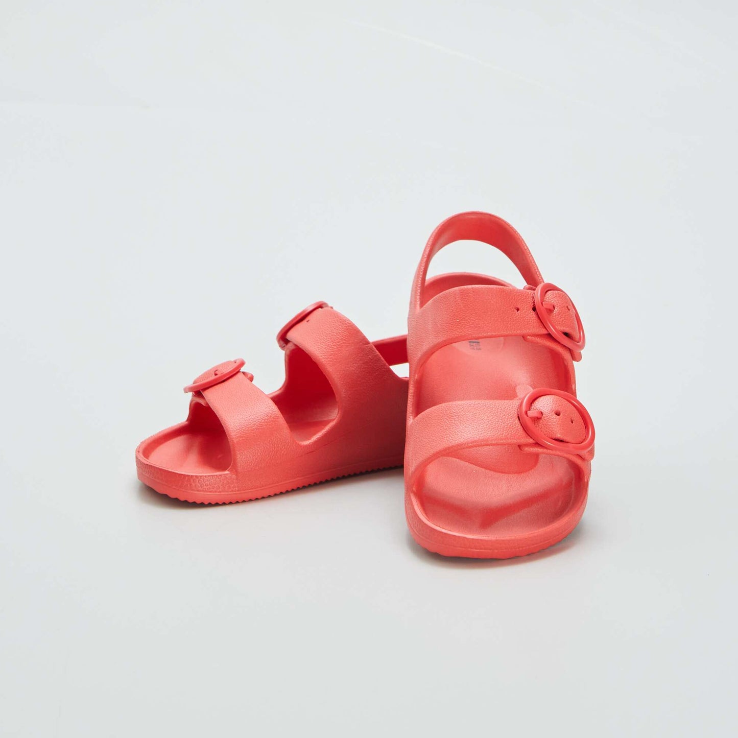 Flat sandals with straps RED