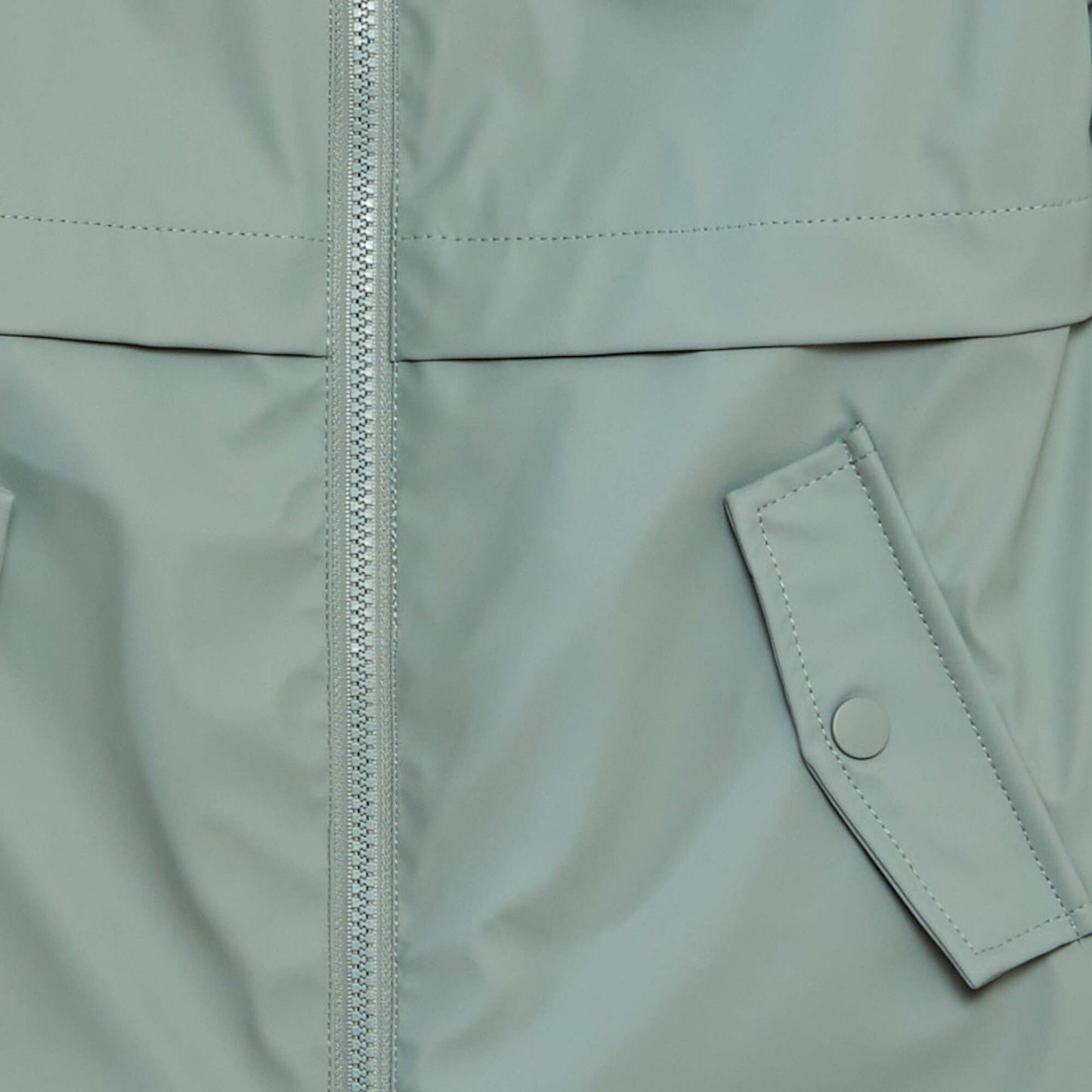 سترة بقلنسوة متوسطة الطول مبطنة بالفرو الصناعي باللون الأخضر