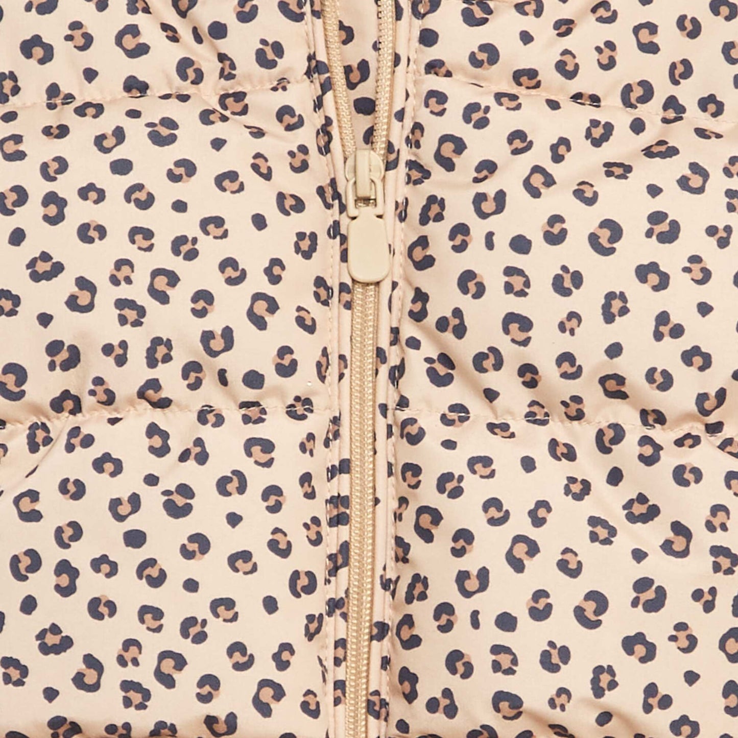 سترة مبطنة مبطنة بطباعة من الصوف باللون البيج