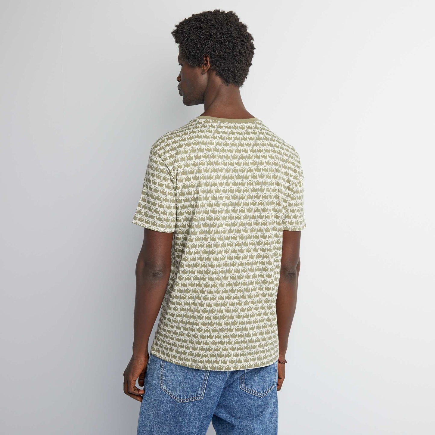 تيشرت أخضر طباعة بأكمام قصيرة