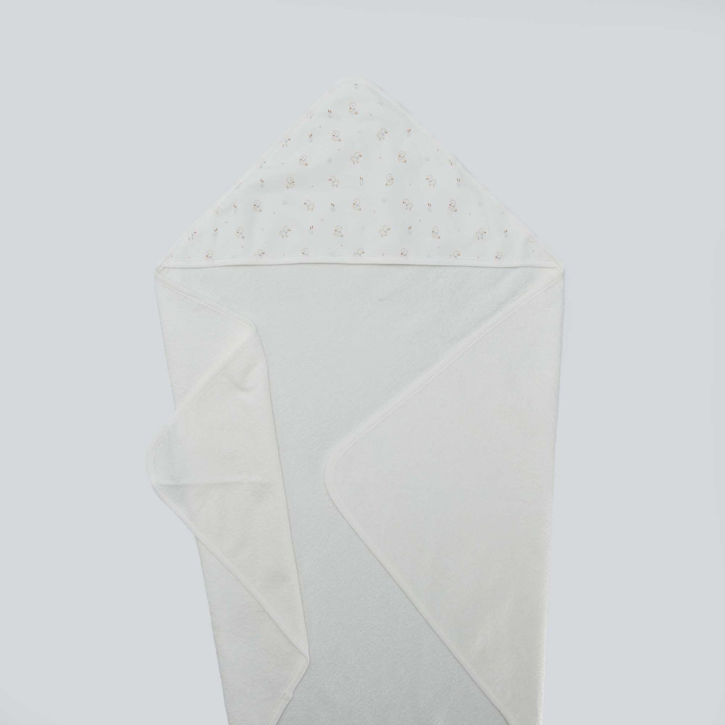 منشفة حمام بغطاء رأس أبيض