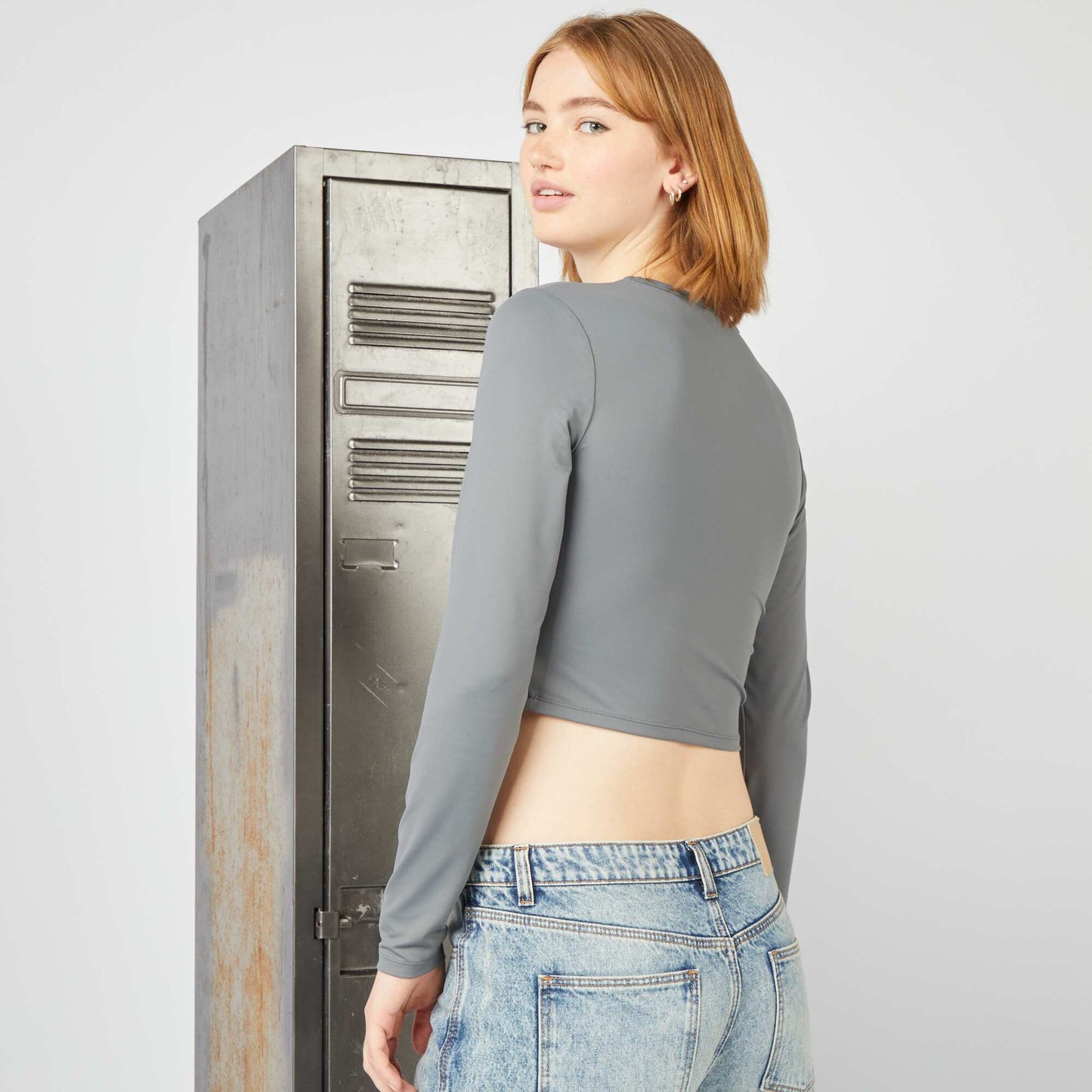 تي شيرت بأكمام طويلة مطاطية بأكمام طويلة رمادي