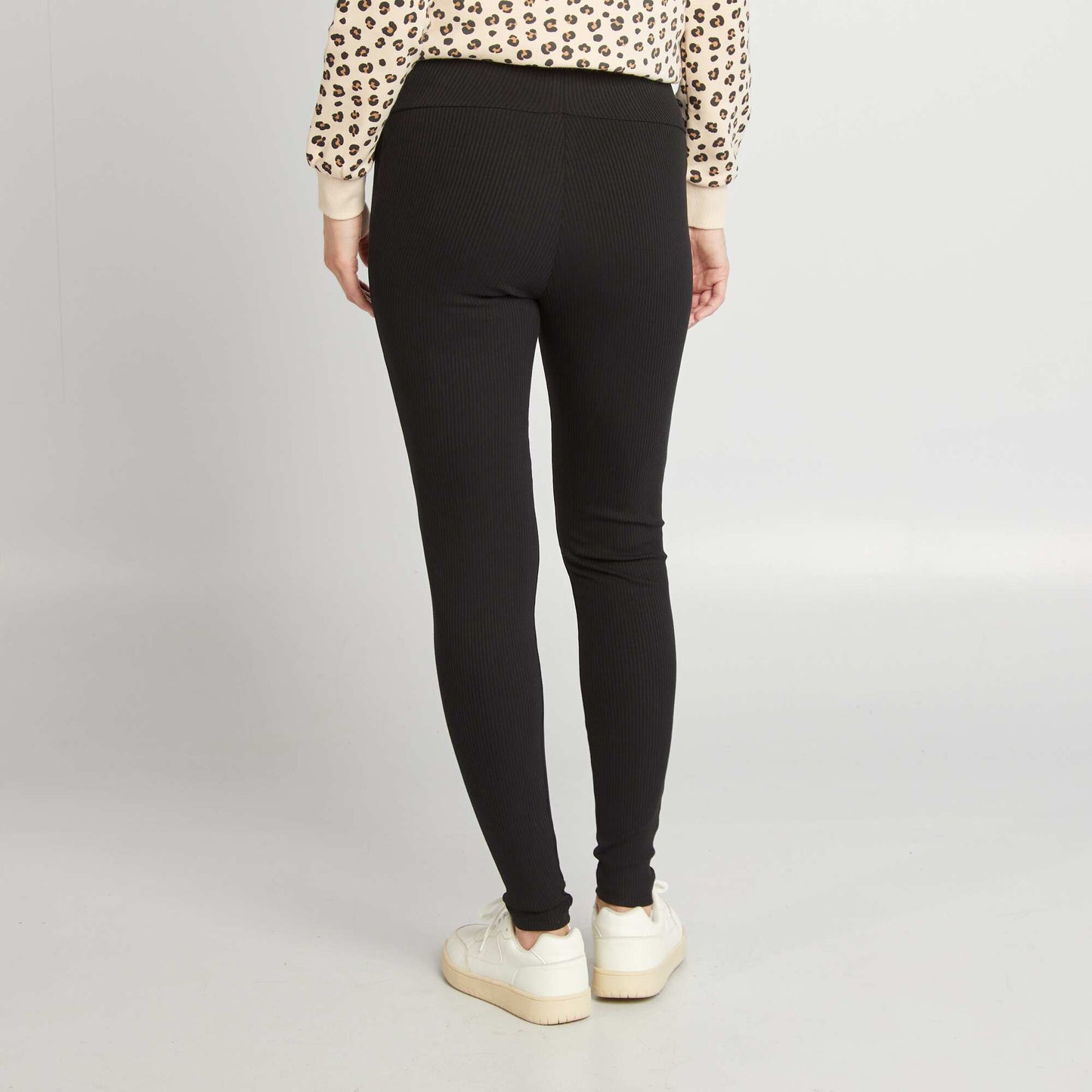 بنطال ضيق مضلع مضلع للحوامل أسود