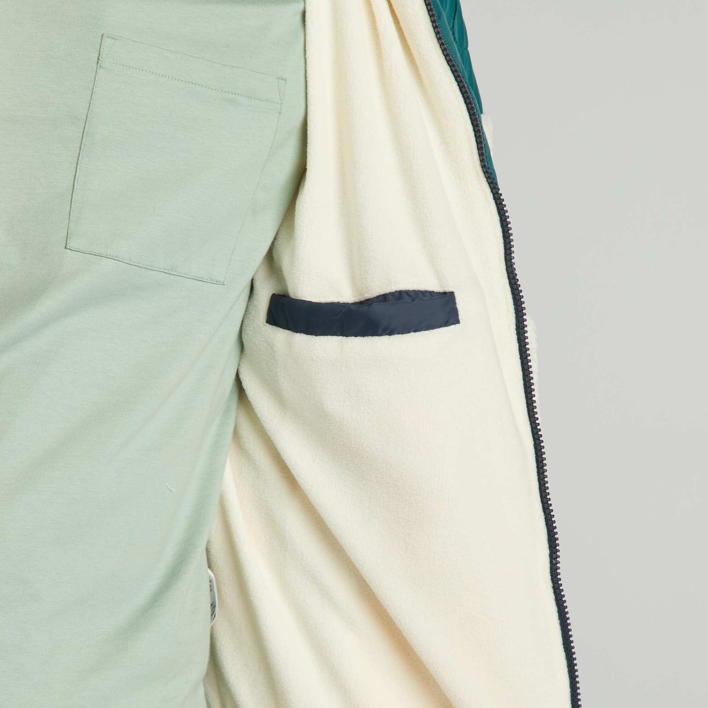 جاكيت شيربا أخضر