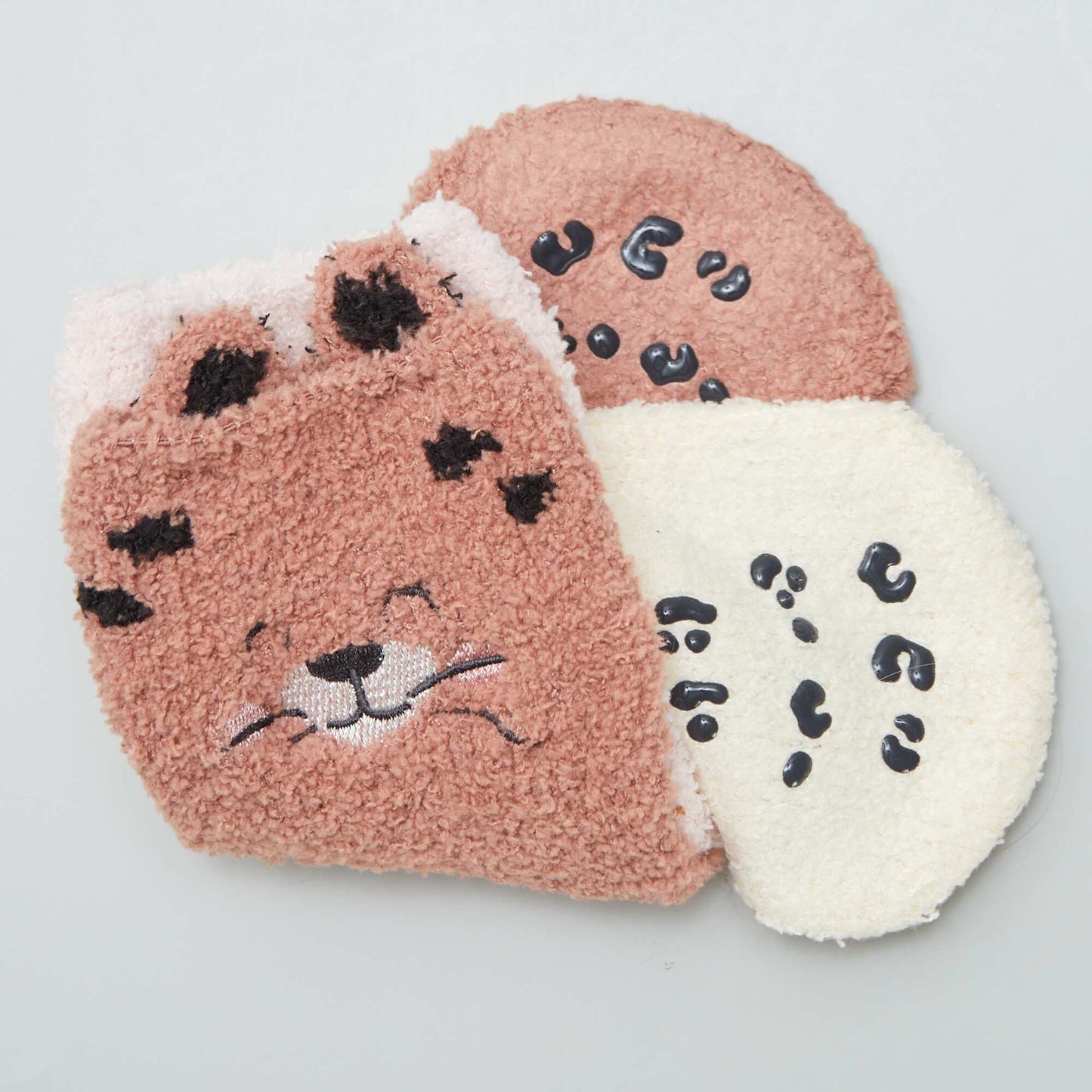 عبوة من 2 زوج من الجوارب الدافئة اللطيفة باللون الوردي