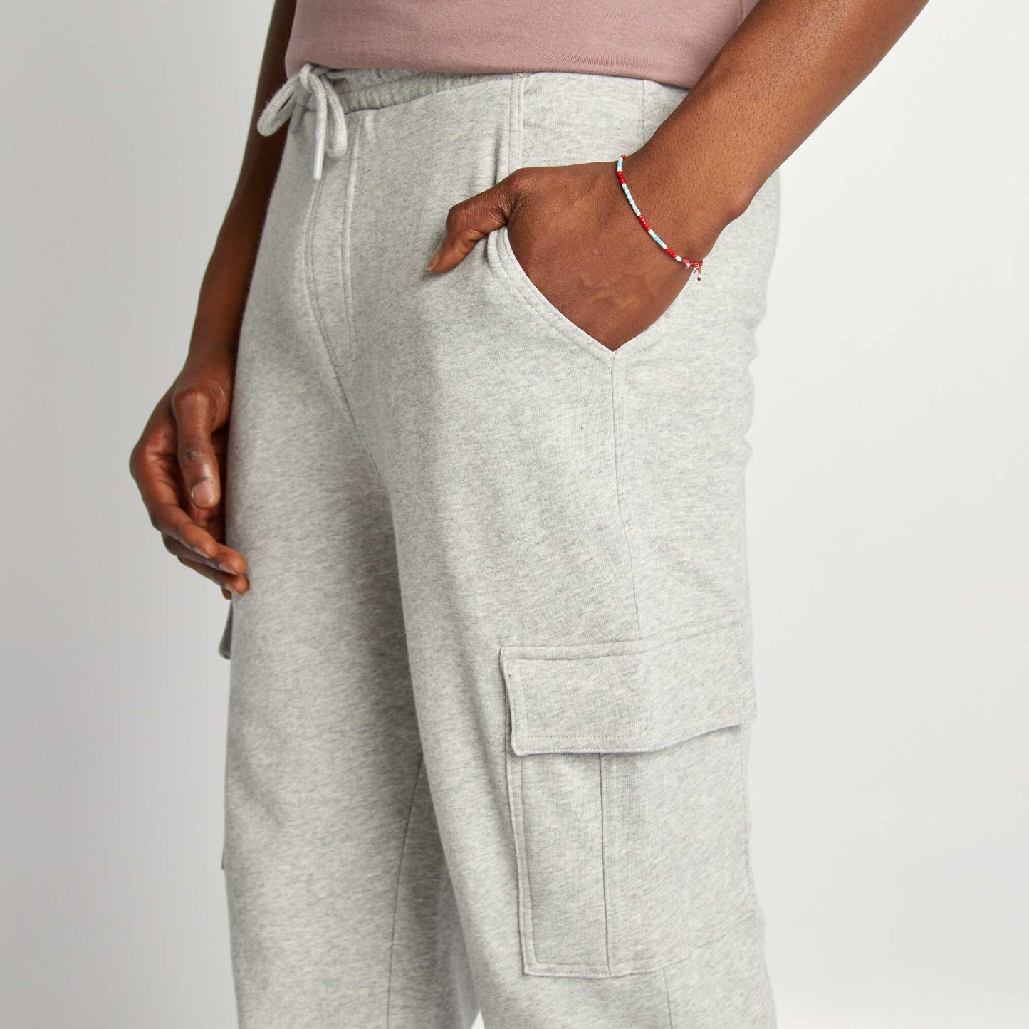 بنطلون رياضي متعدد الجيوب رمادي