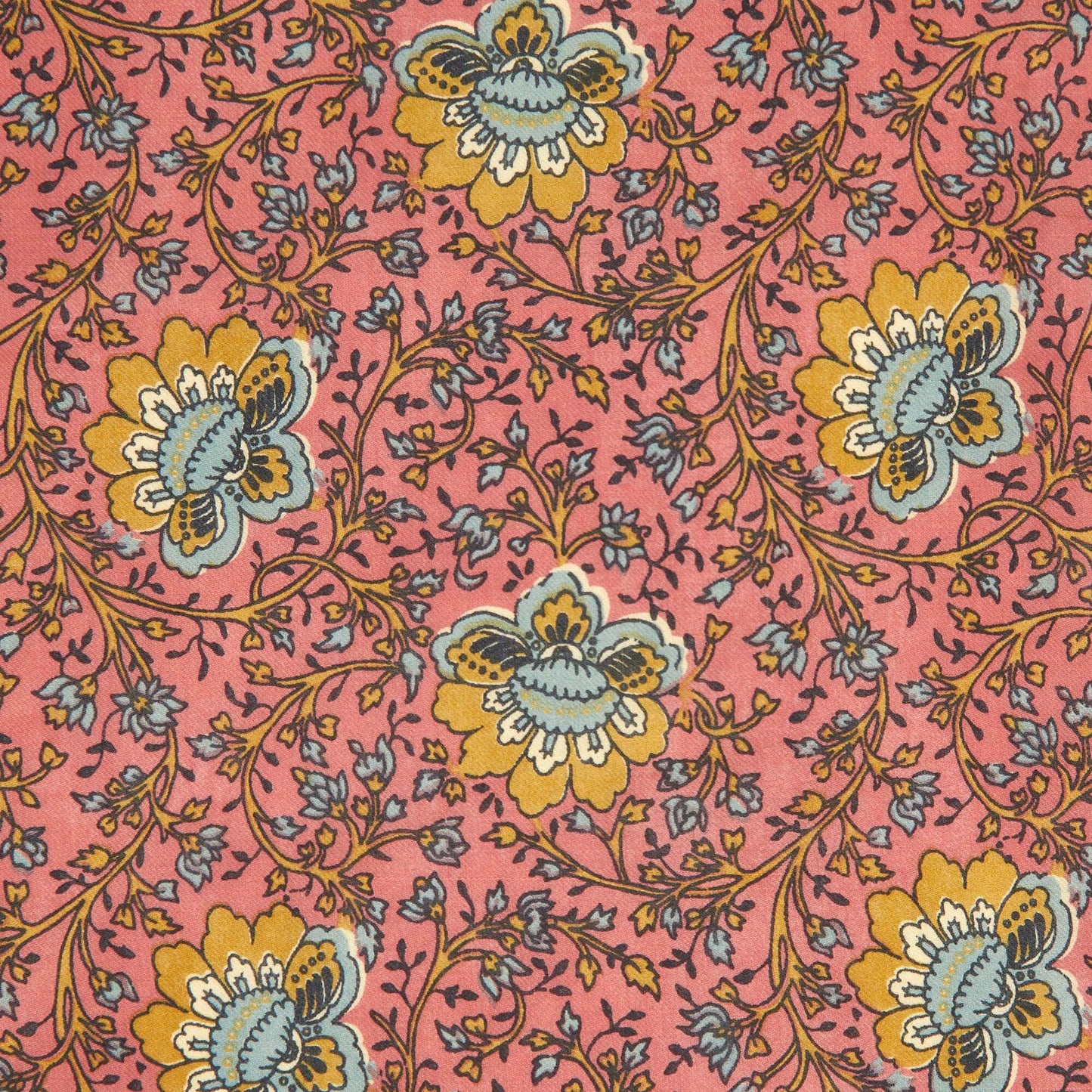 وشاح كبير مطبوع باللون الوردي