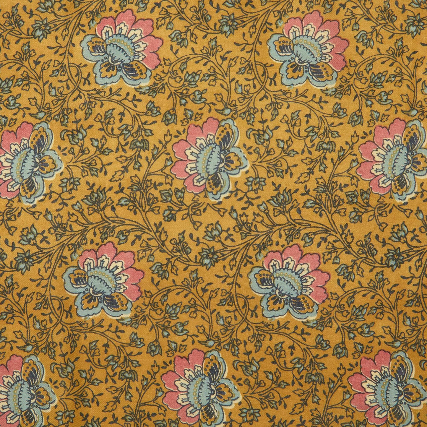 وشاح كبير مطبوع باللون البني