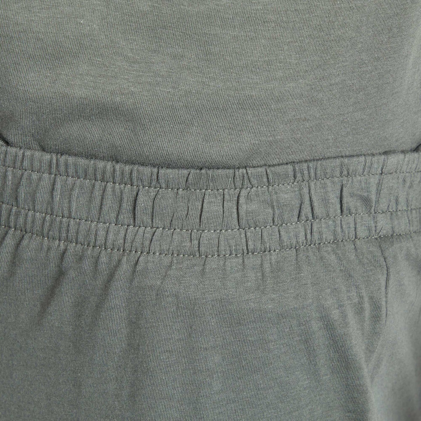 طقم بيجامة تي شيرت وشورت - طقم مكون من قطعتين أخضر