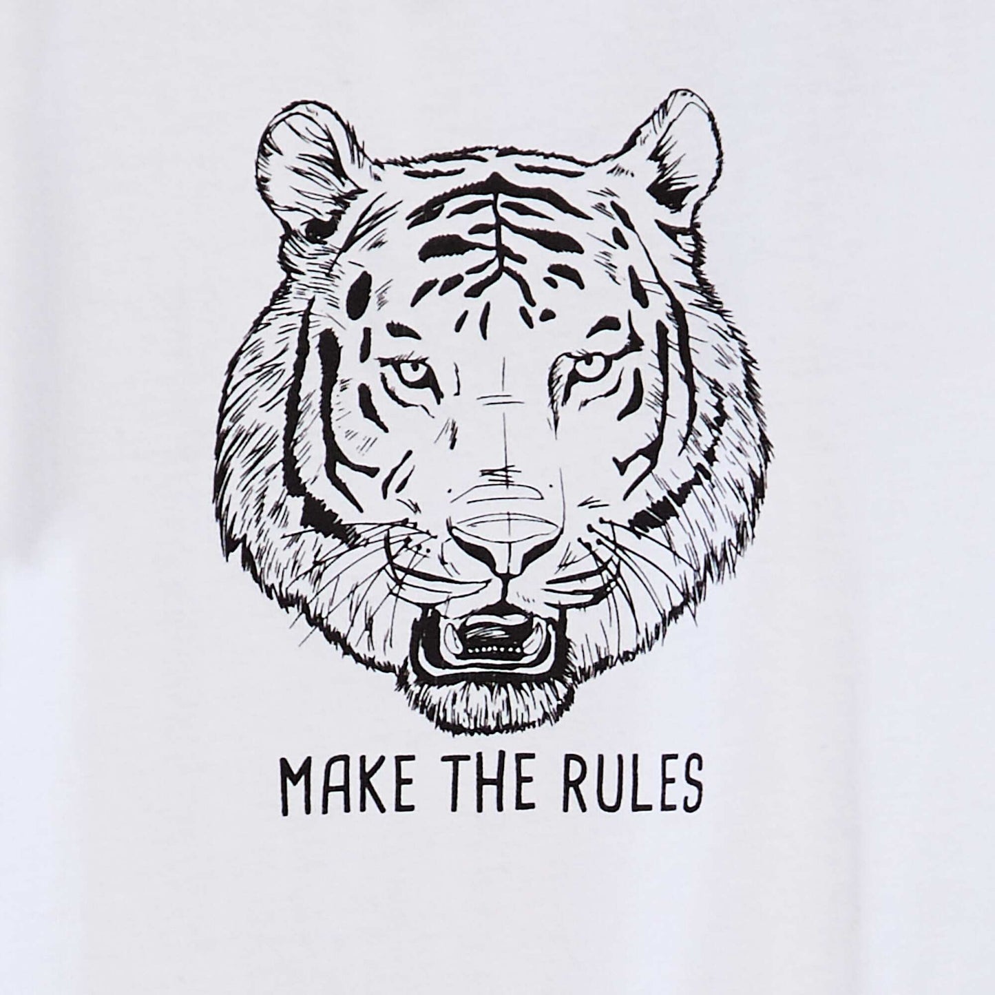 طباعة بأكمام قصيرة تيشرت أبيض