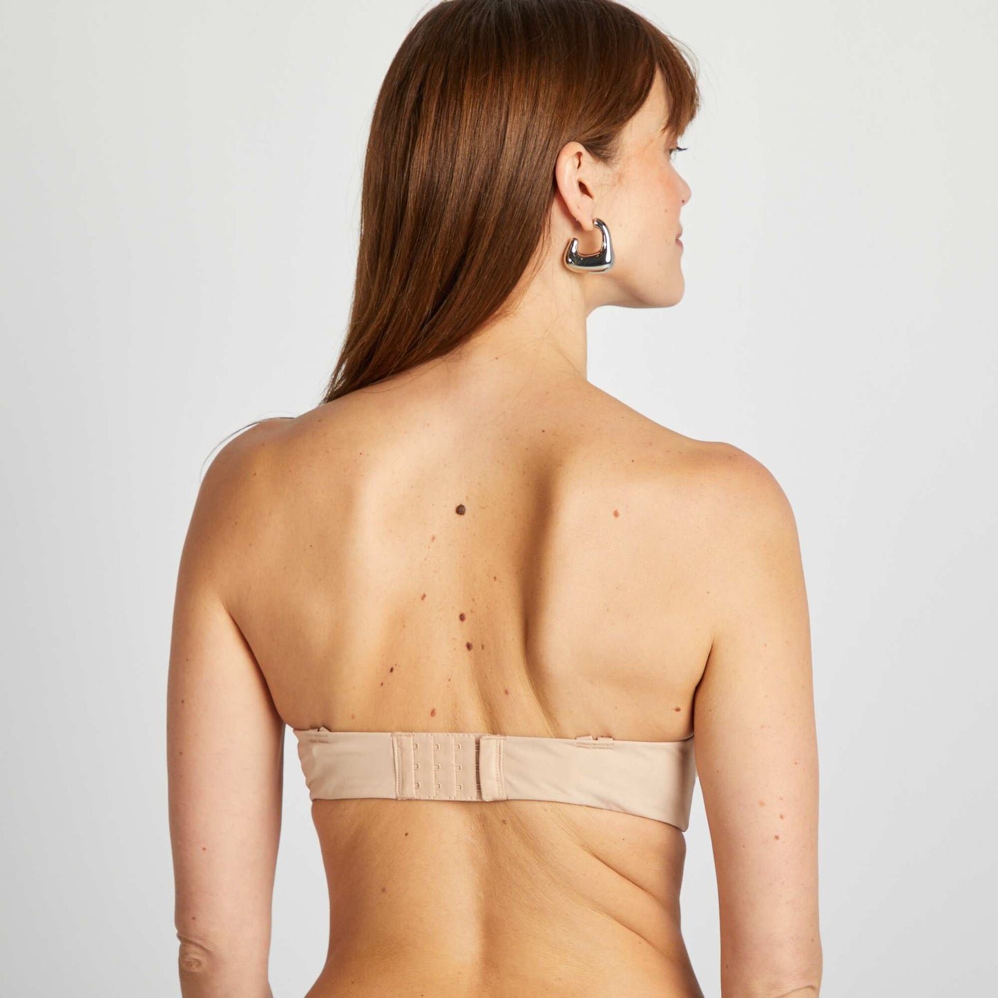 حمالة صدر بعصابة غير مرئية باللون الوردي