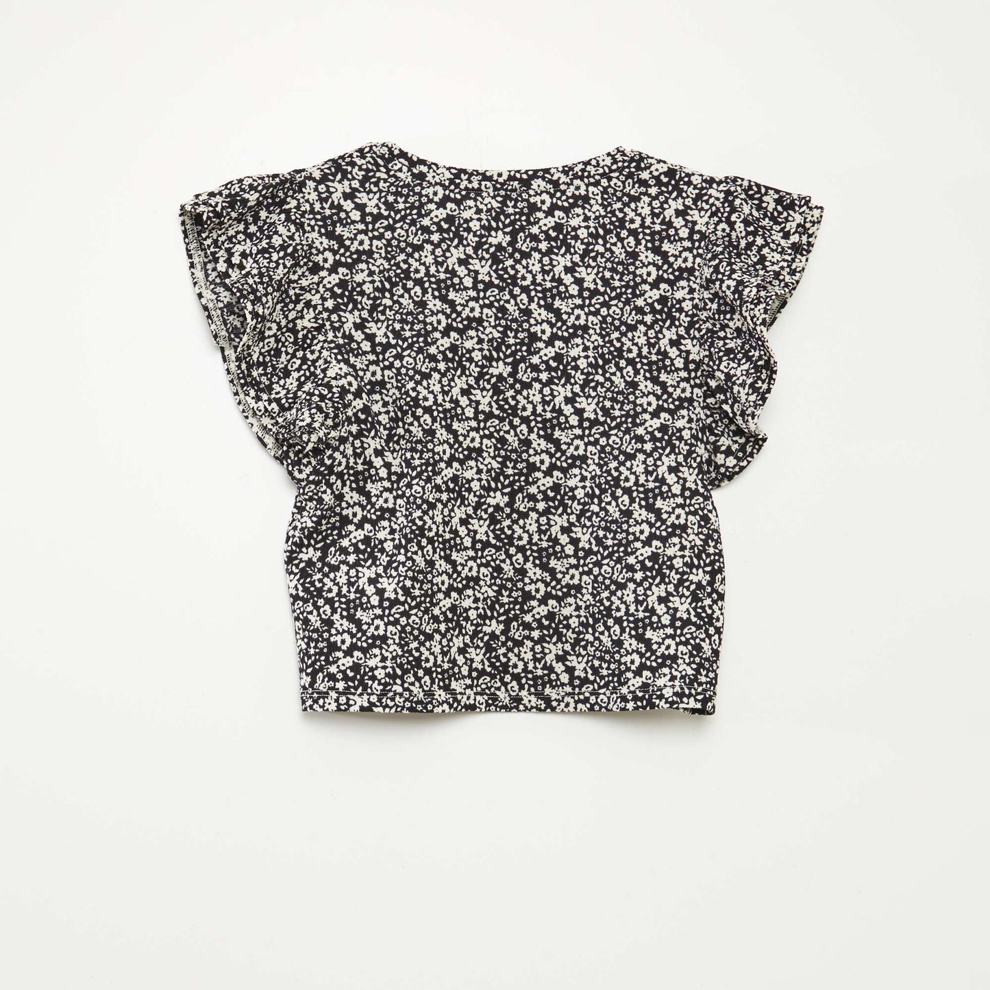 تي شيرت مطبوع بفتحة رقبة مستديرة وأكمام قصيرة مكشكشة أسود