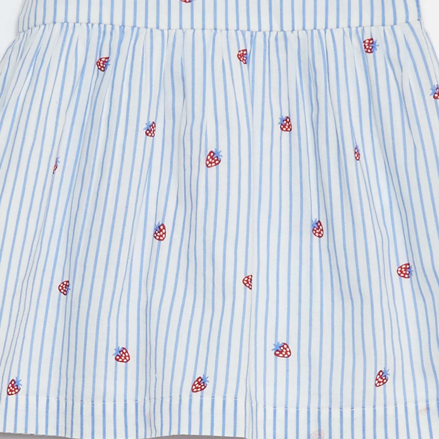 فستان فوال قطني بدون أكمام من القطن الأبيض