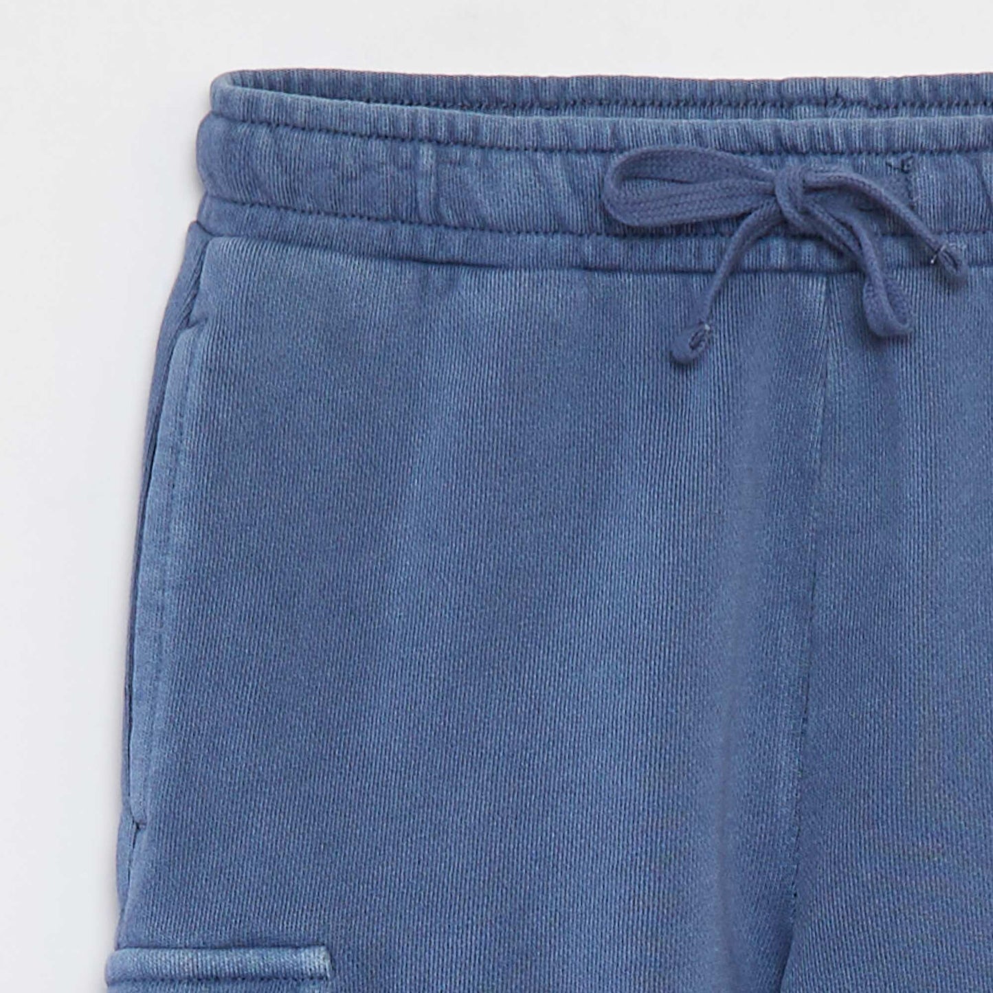 Lightweight sweatshirt fabric shorts with flap pocket BLUE