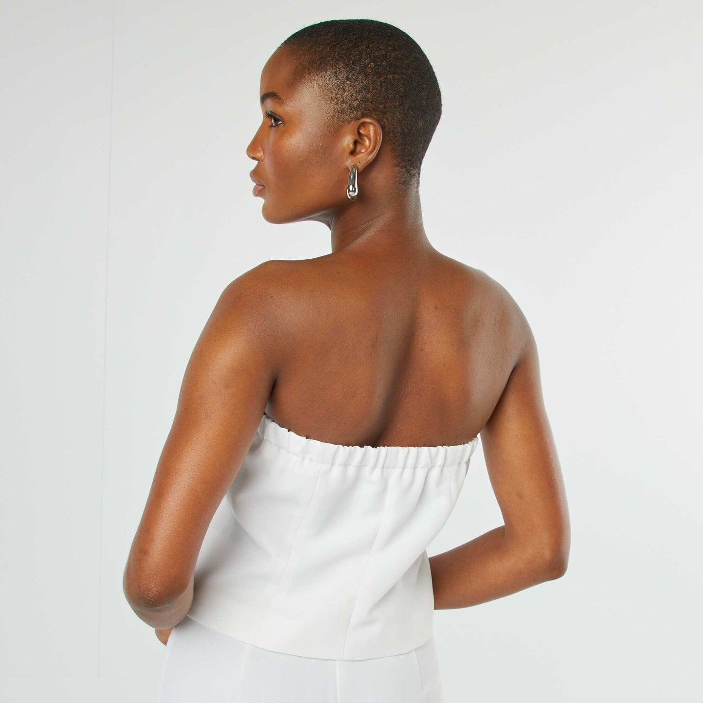 بلوزة بدون أزرار بدون أزرار أبيض