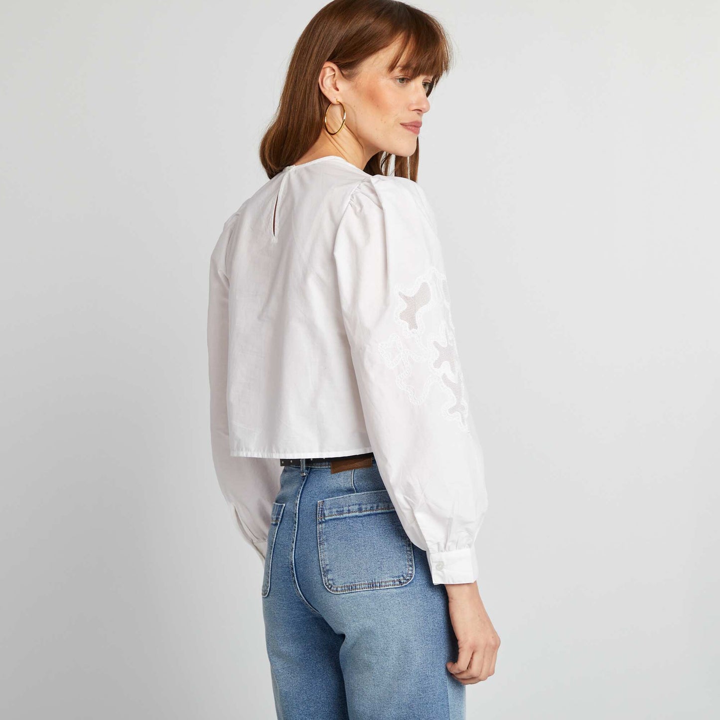 بلوزة قطن فوال أبيض