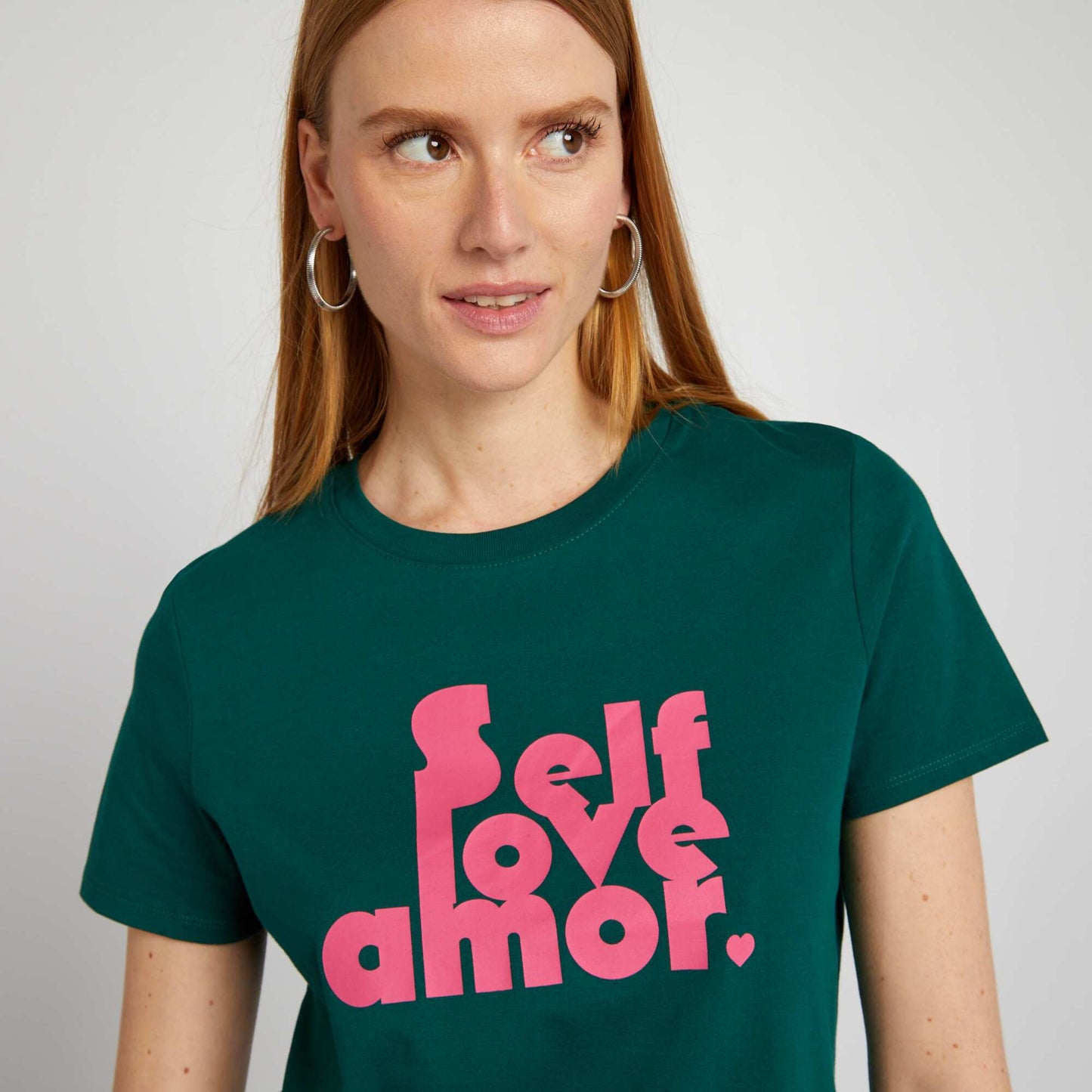 قلب التصميم البيئي تيشرت أخضر