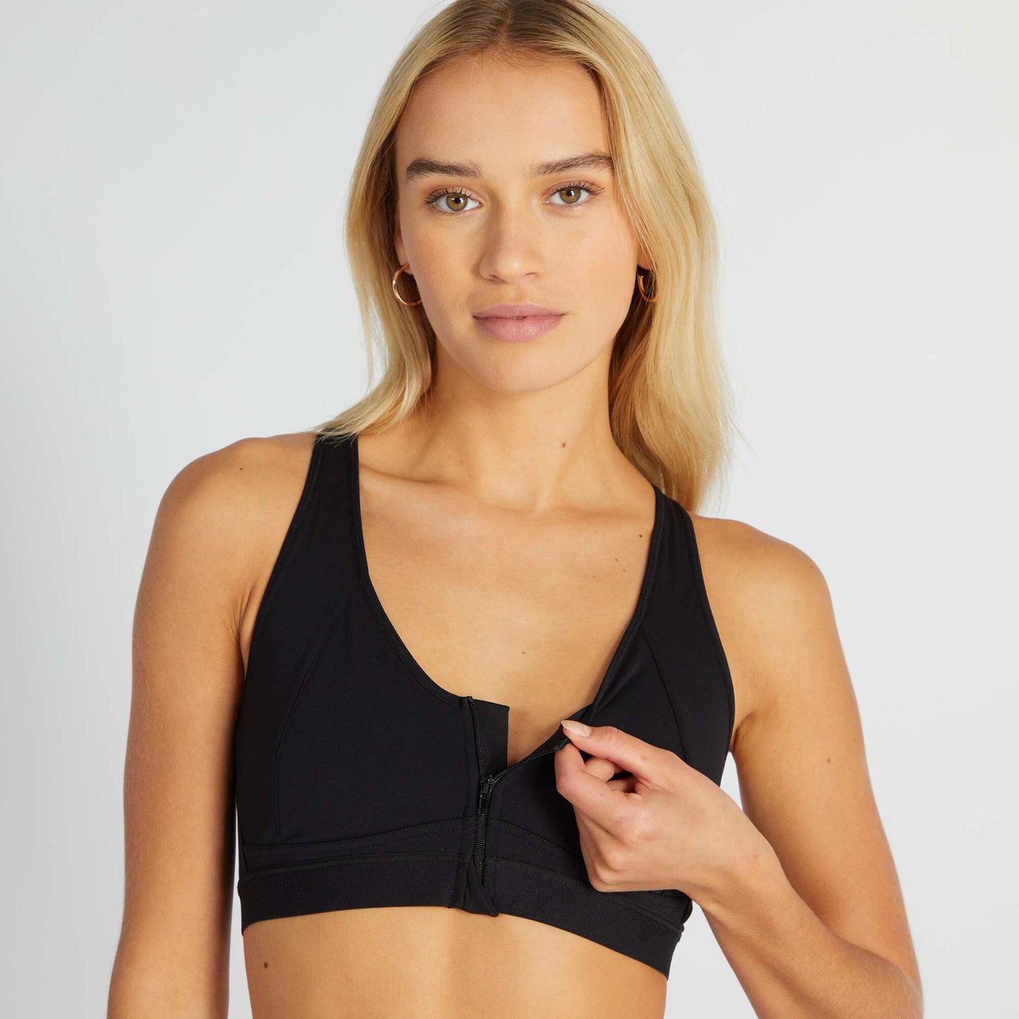 Sports bra with front zip fastening black