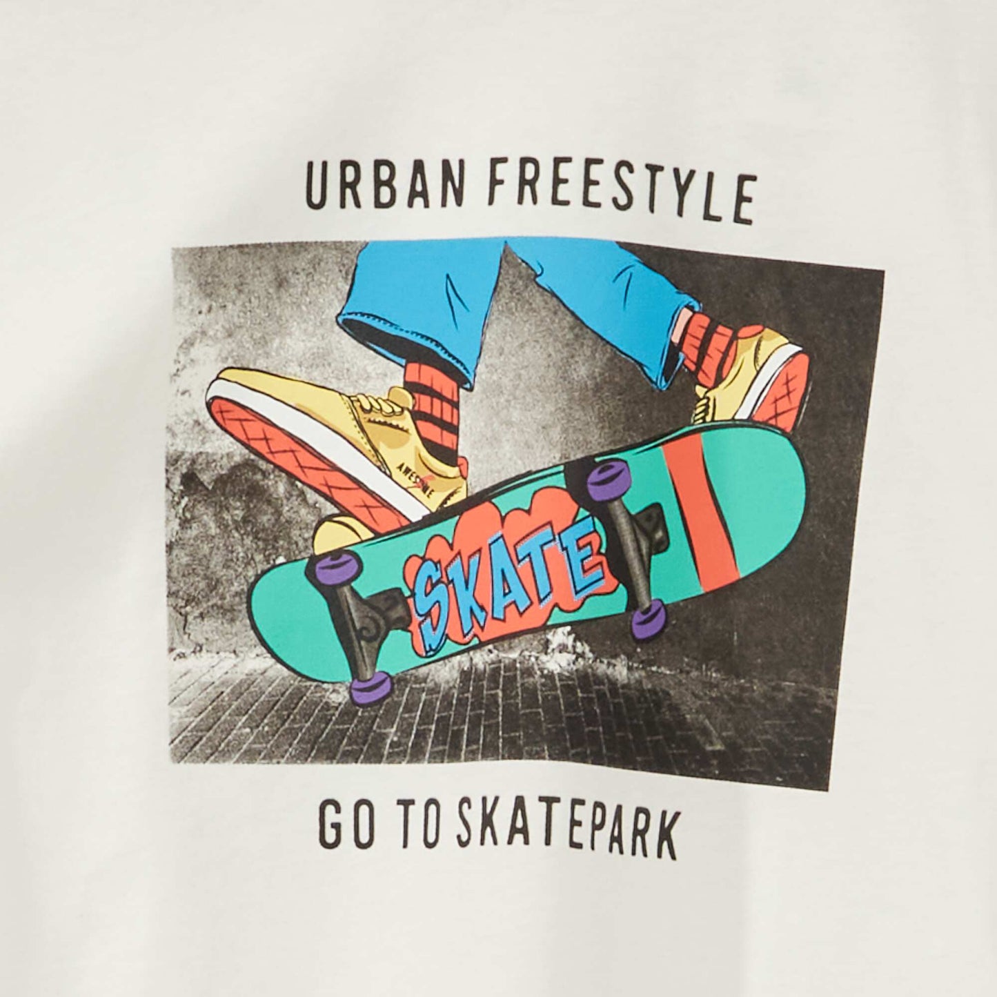 طباعة بأكمام قصيرة تيشرت أبيض