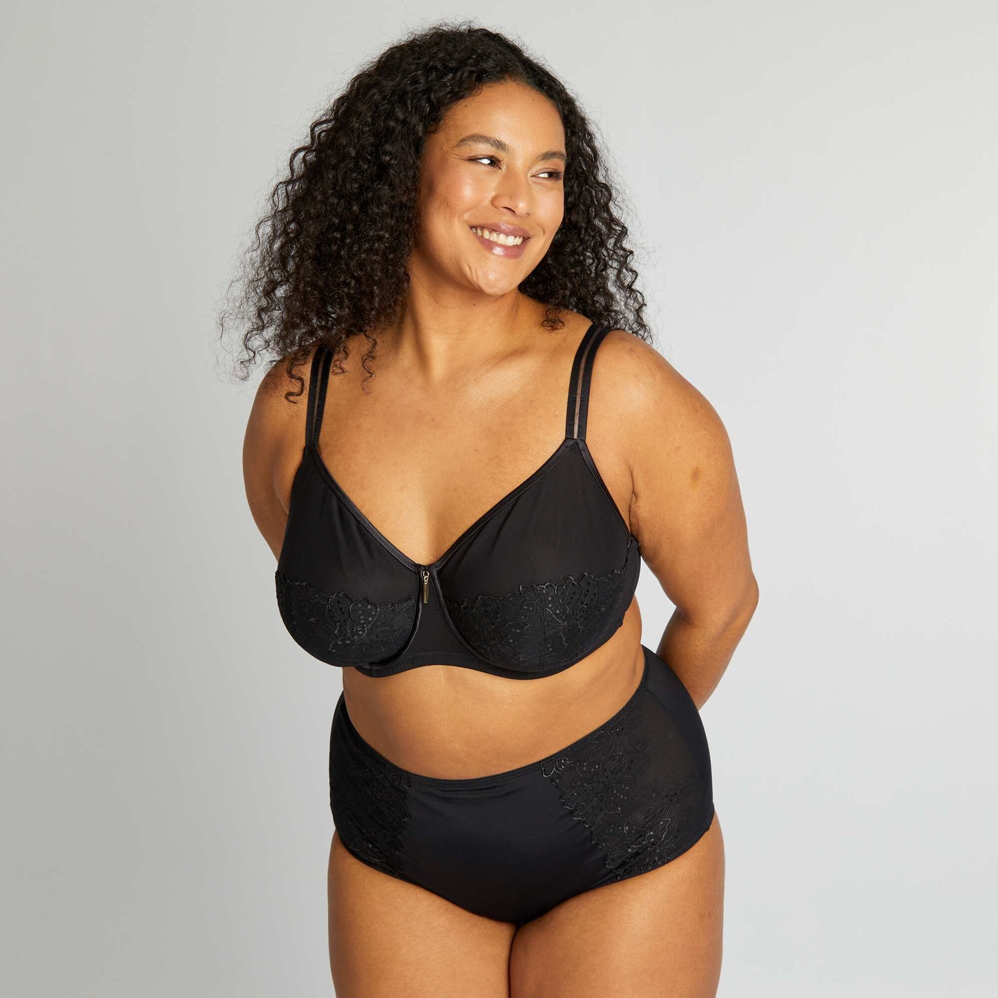 حمالة صدر شبكية كاملة التغطية أسود