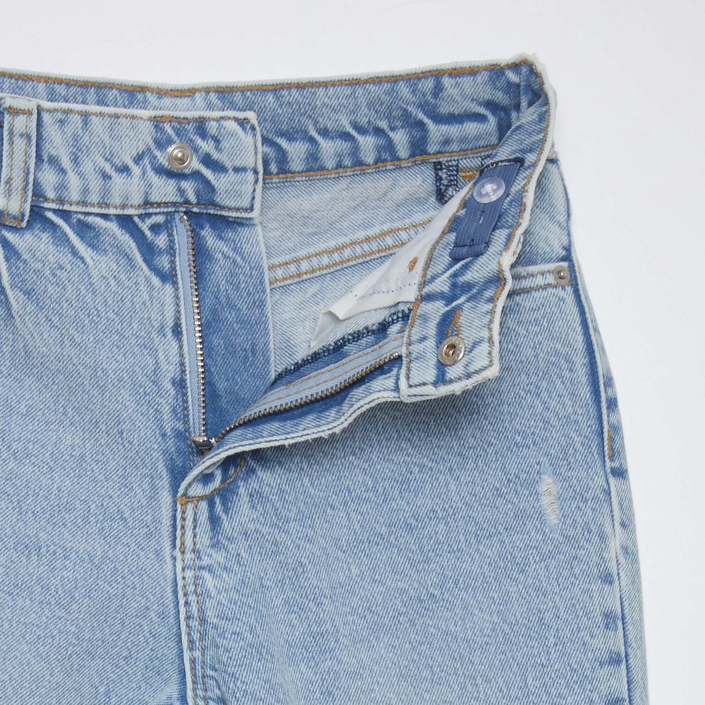 جينز مستقيم بخصر مرتفع أزرق