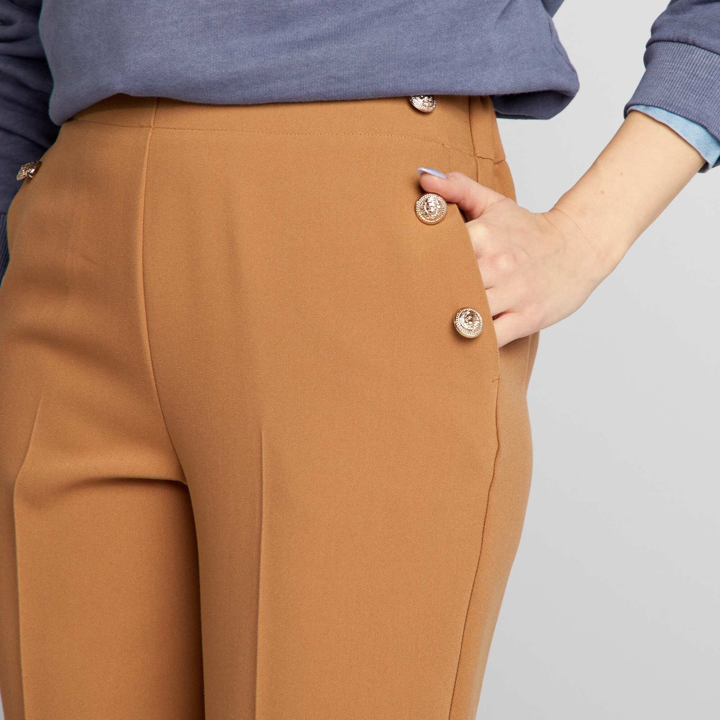 Straight-leg trousers with fancy gold-coloured buttons BEIGE