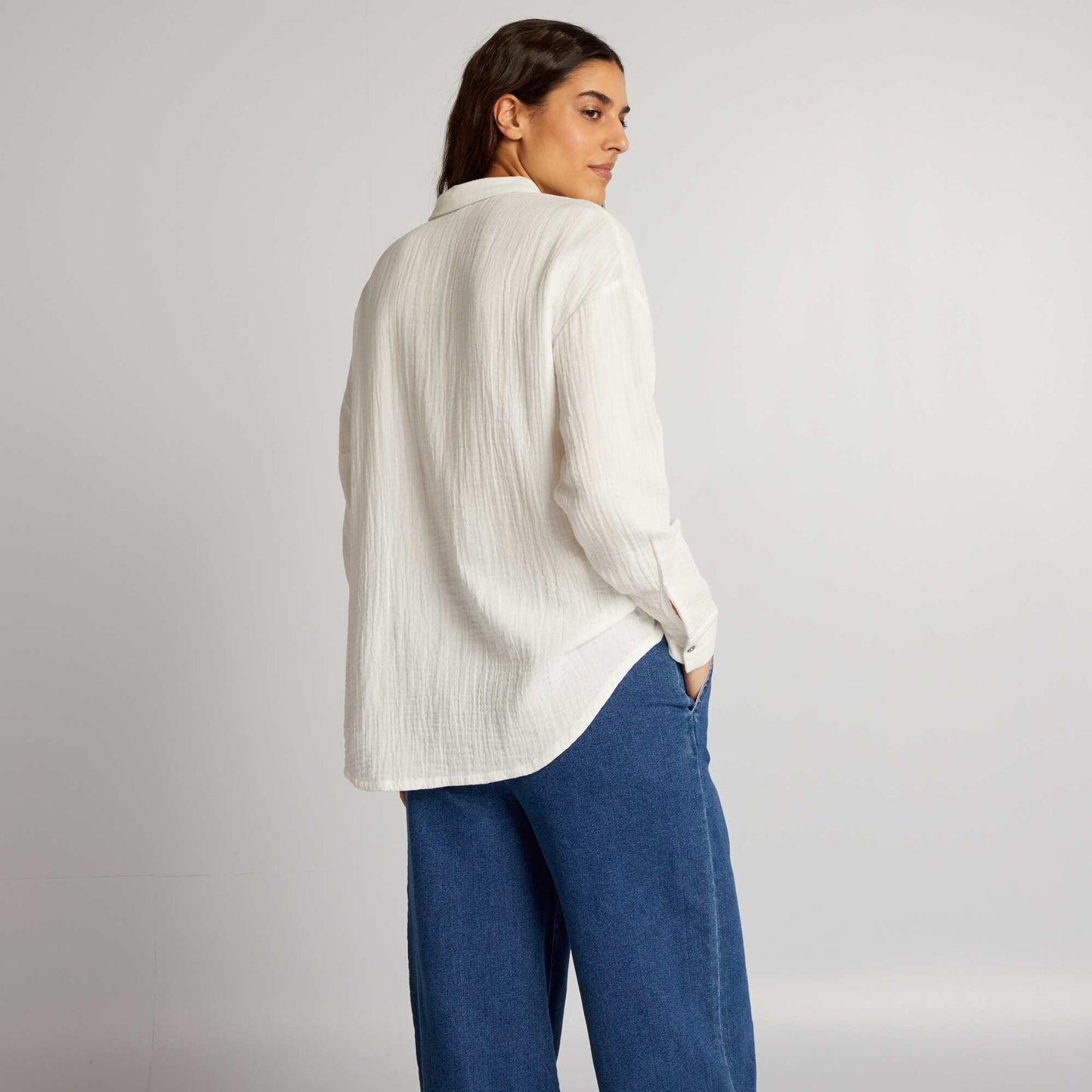 بلوزة قطنية شاش أبيض