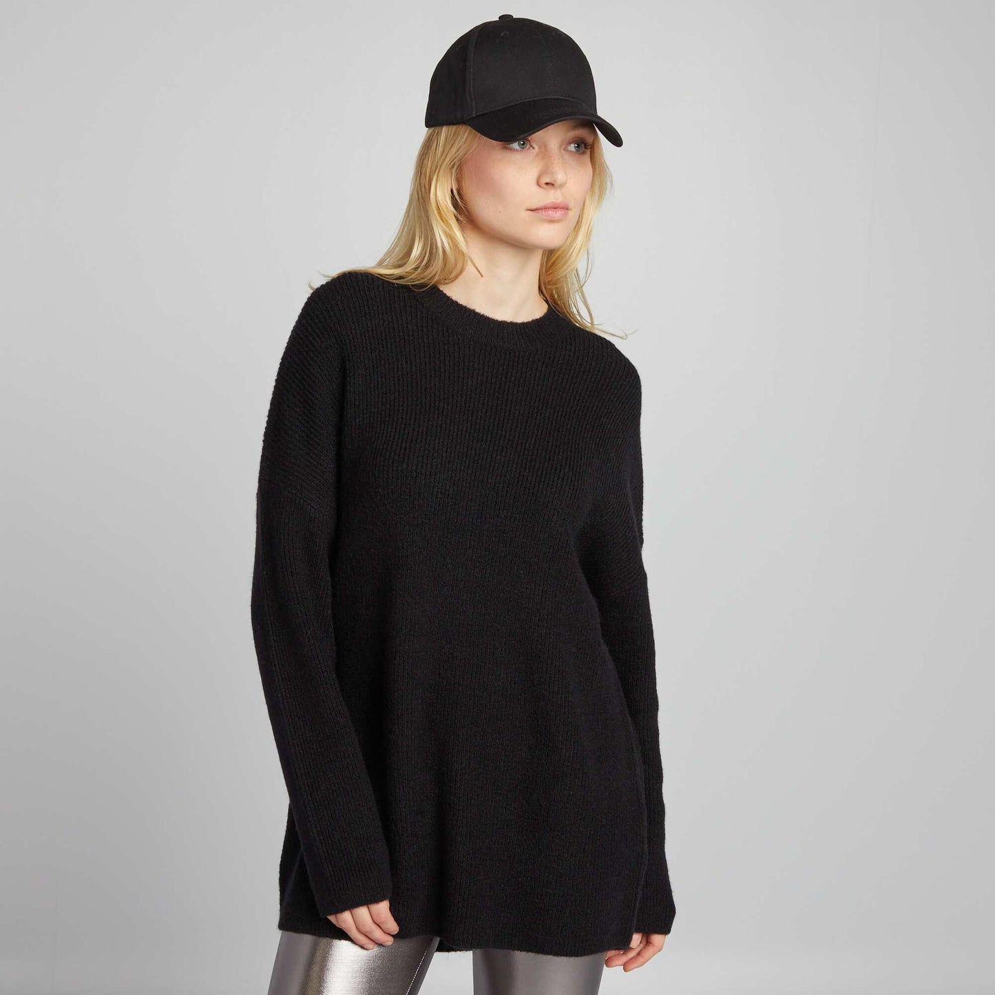 Long ribbed knit sweater black