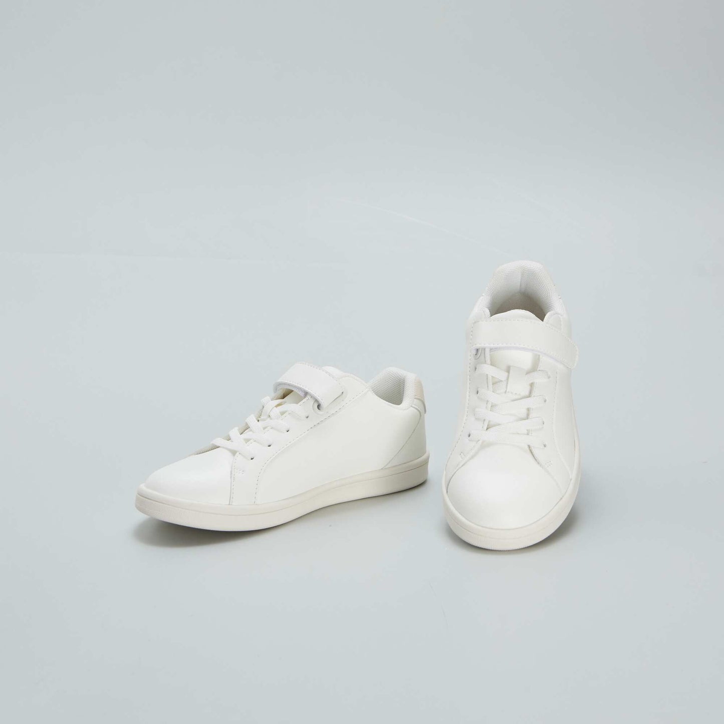 Classic low-top trainers white