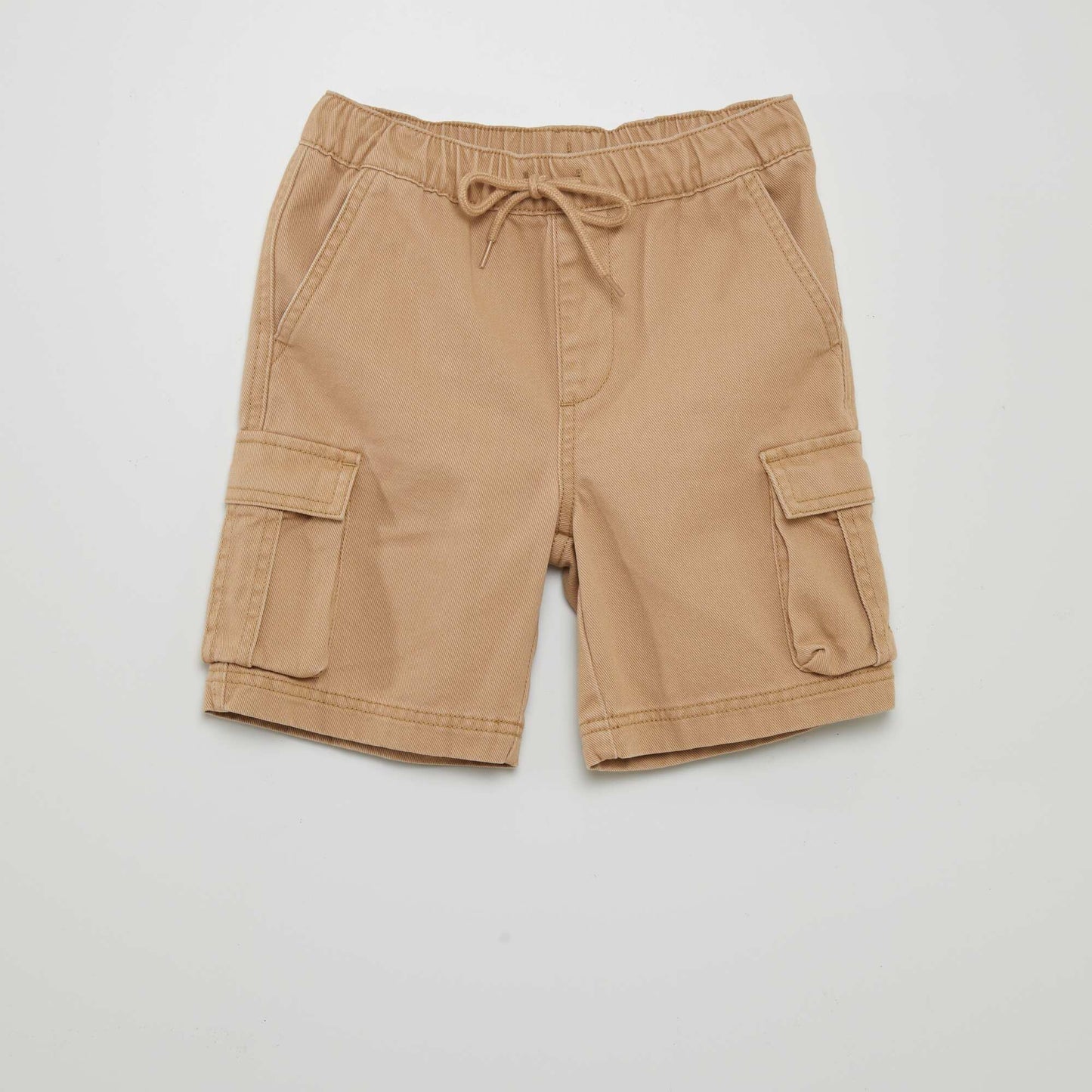 Straight-leg Bermuda shorts with side pockets BEIGE
