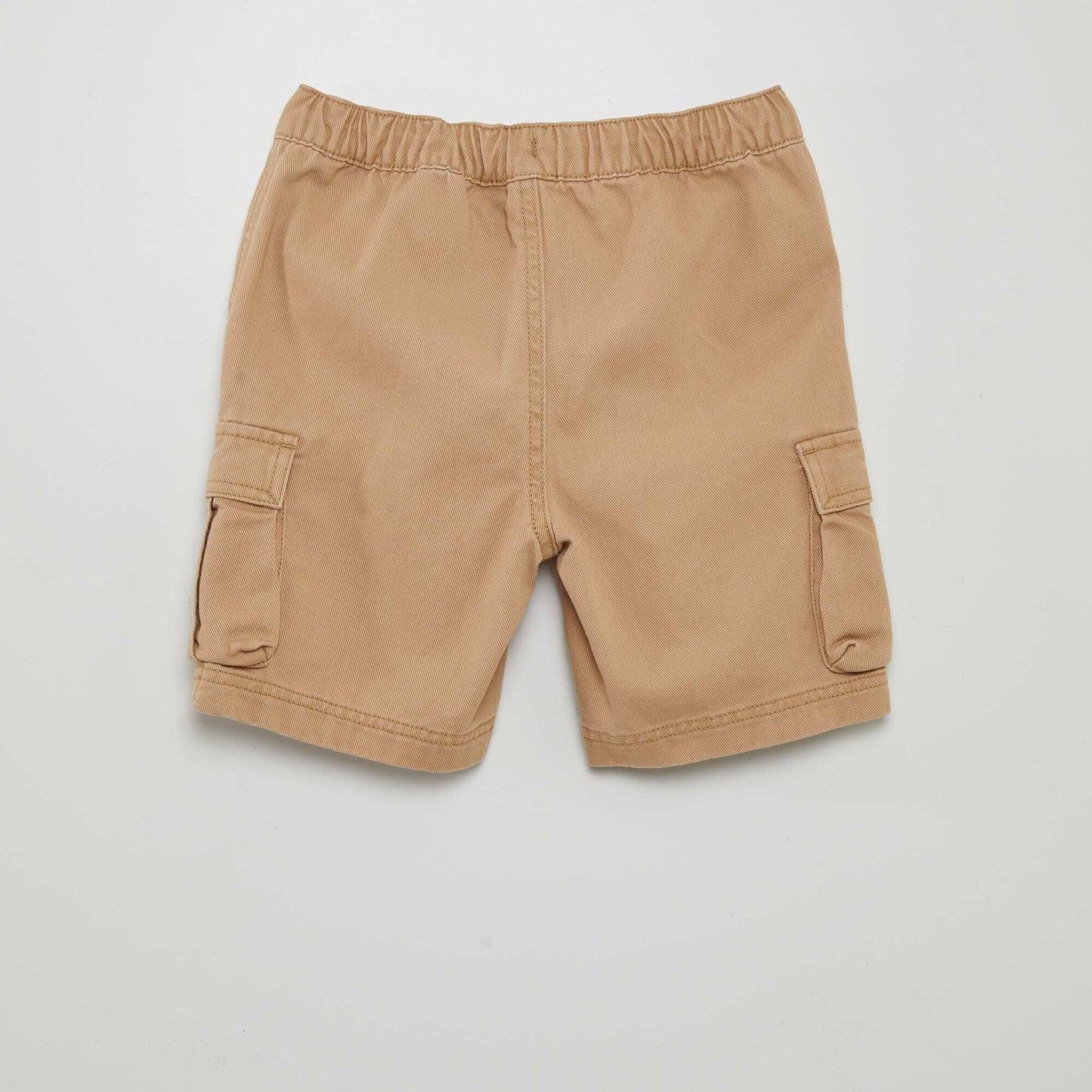 Straight-leg Bermuda shorts with side pockets BEIGE