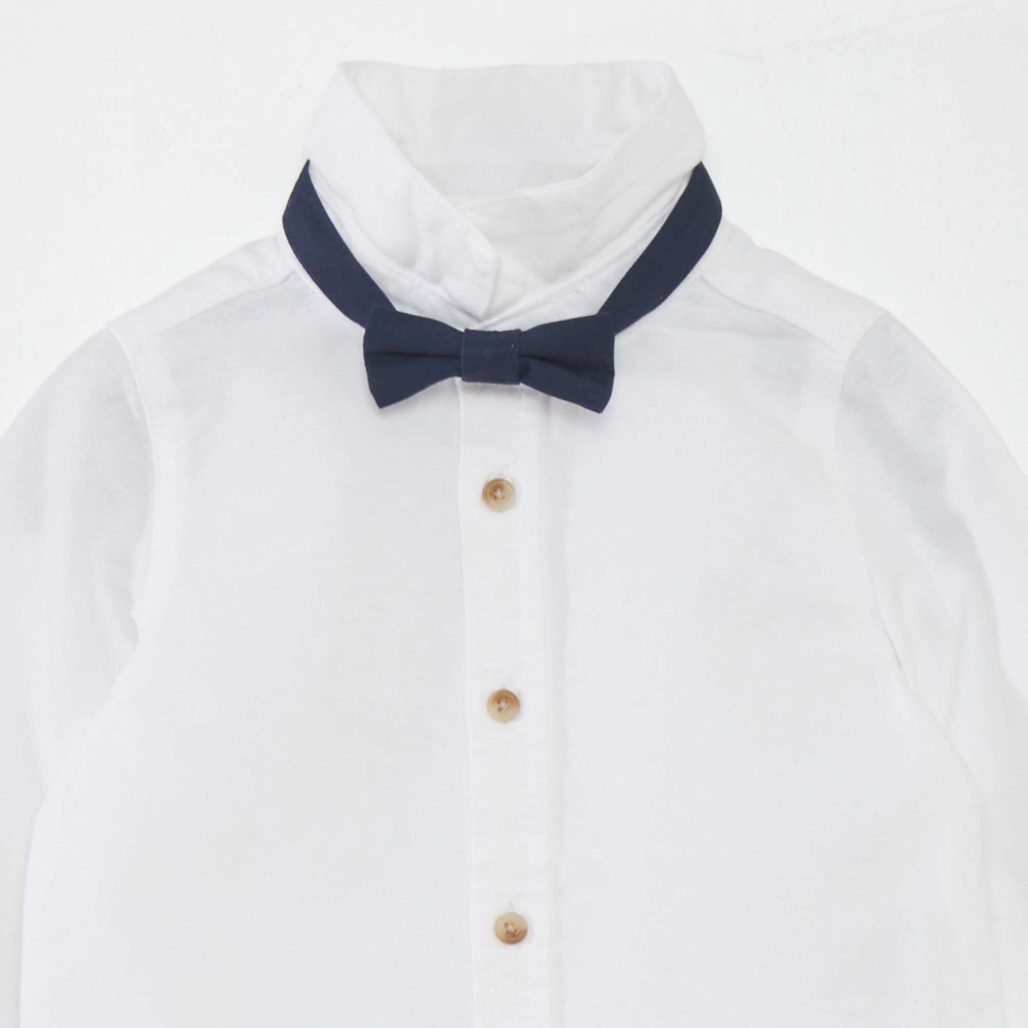 White shirt and bow tie - 2-piece set white