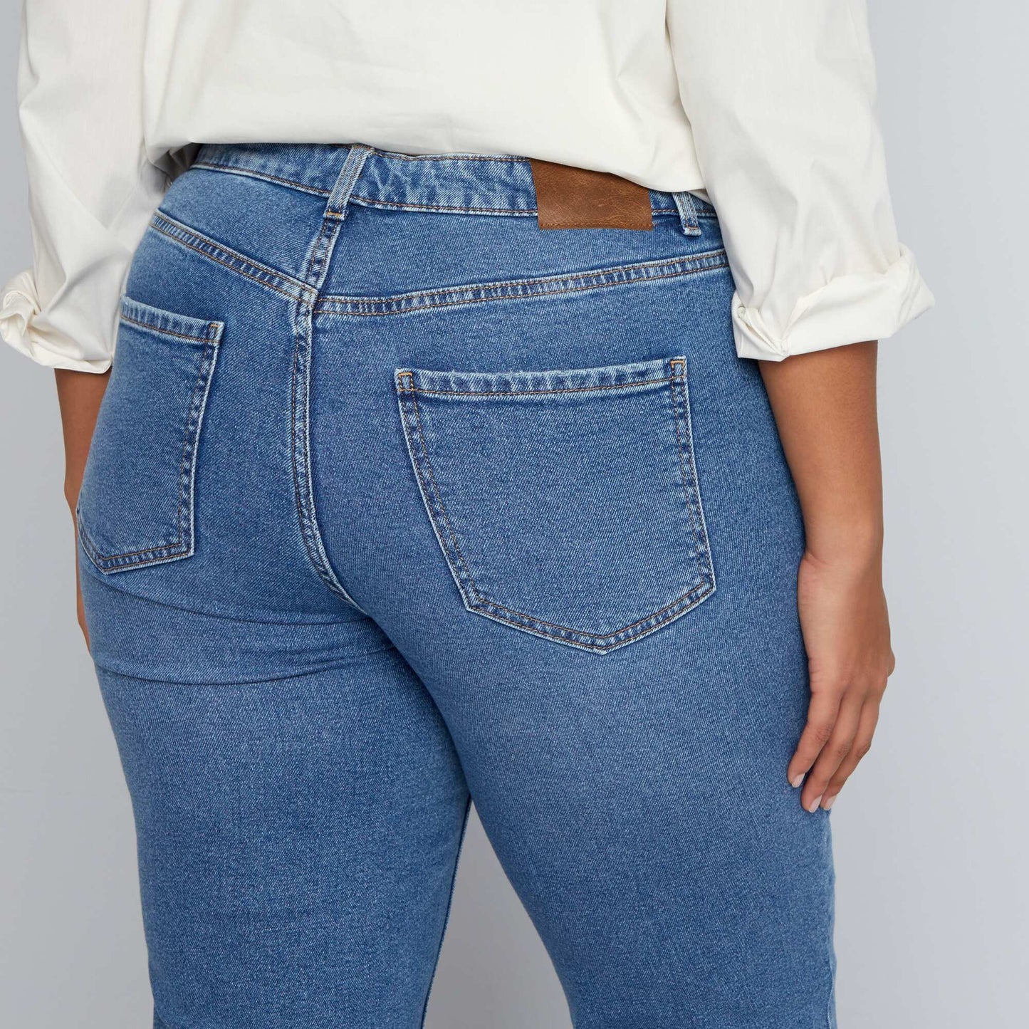 Distressed straight-leg jeans - L30 BLUE