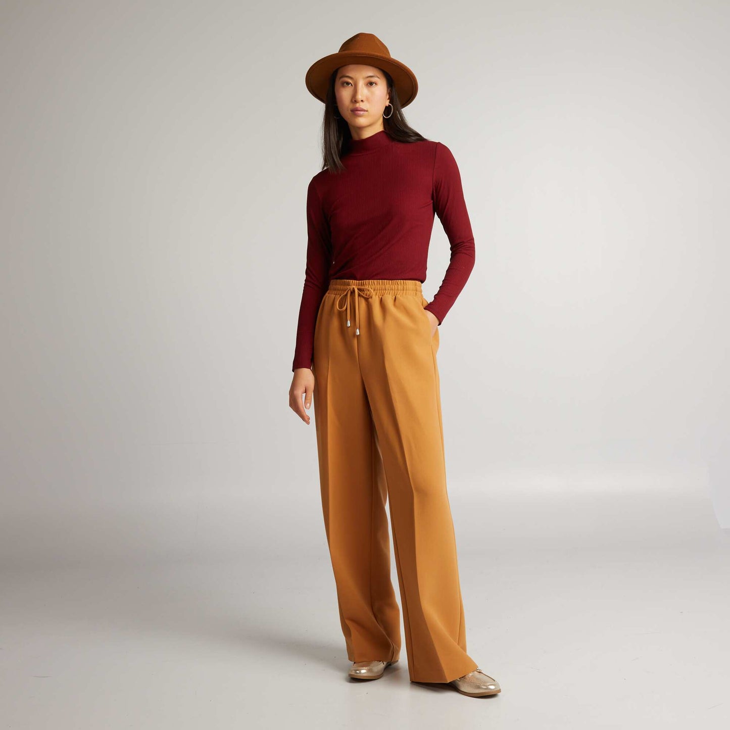 Straight-leg trousers with ties BROWN
