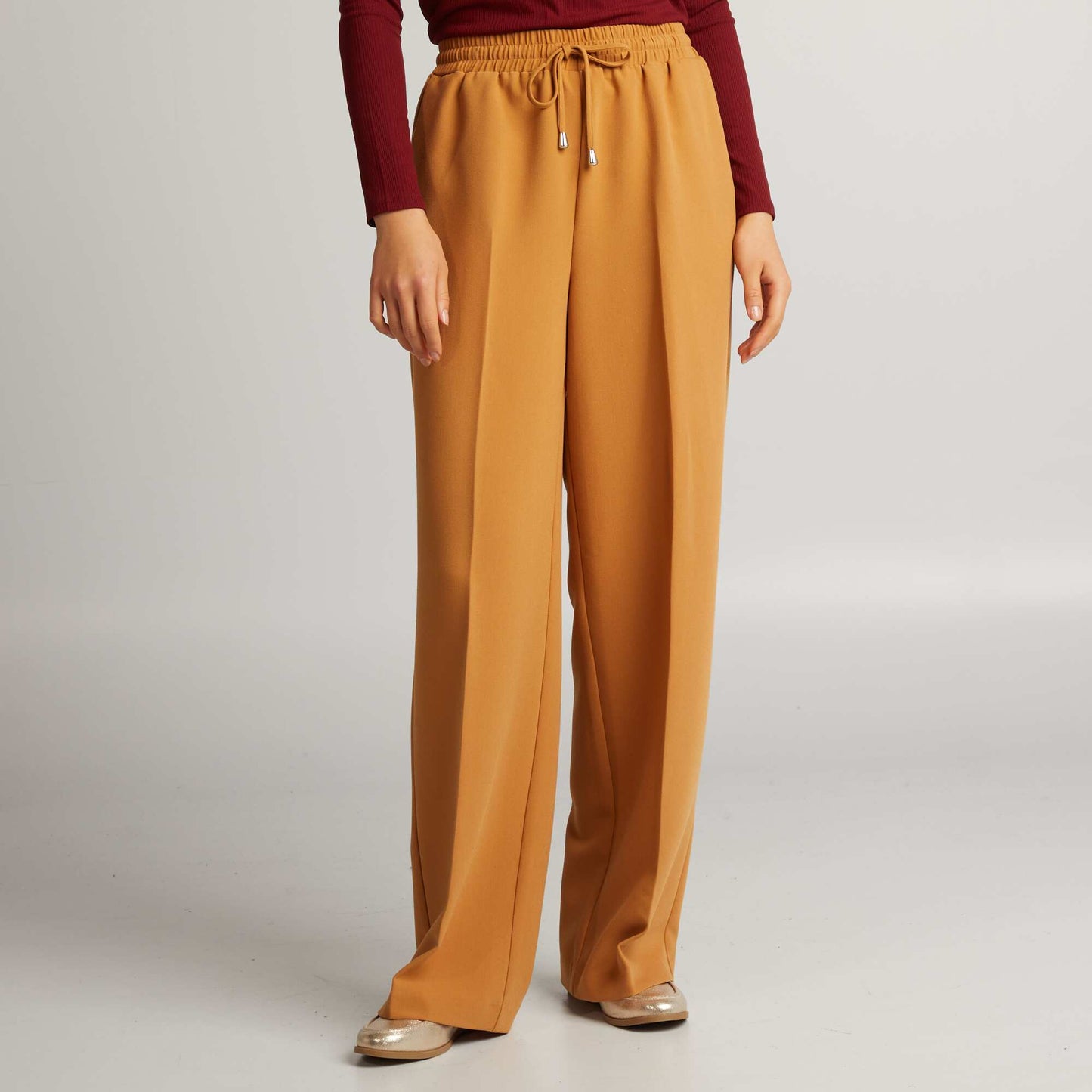 Straight-leg trousers with ties BROWN