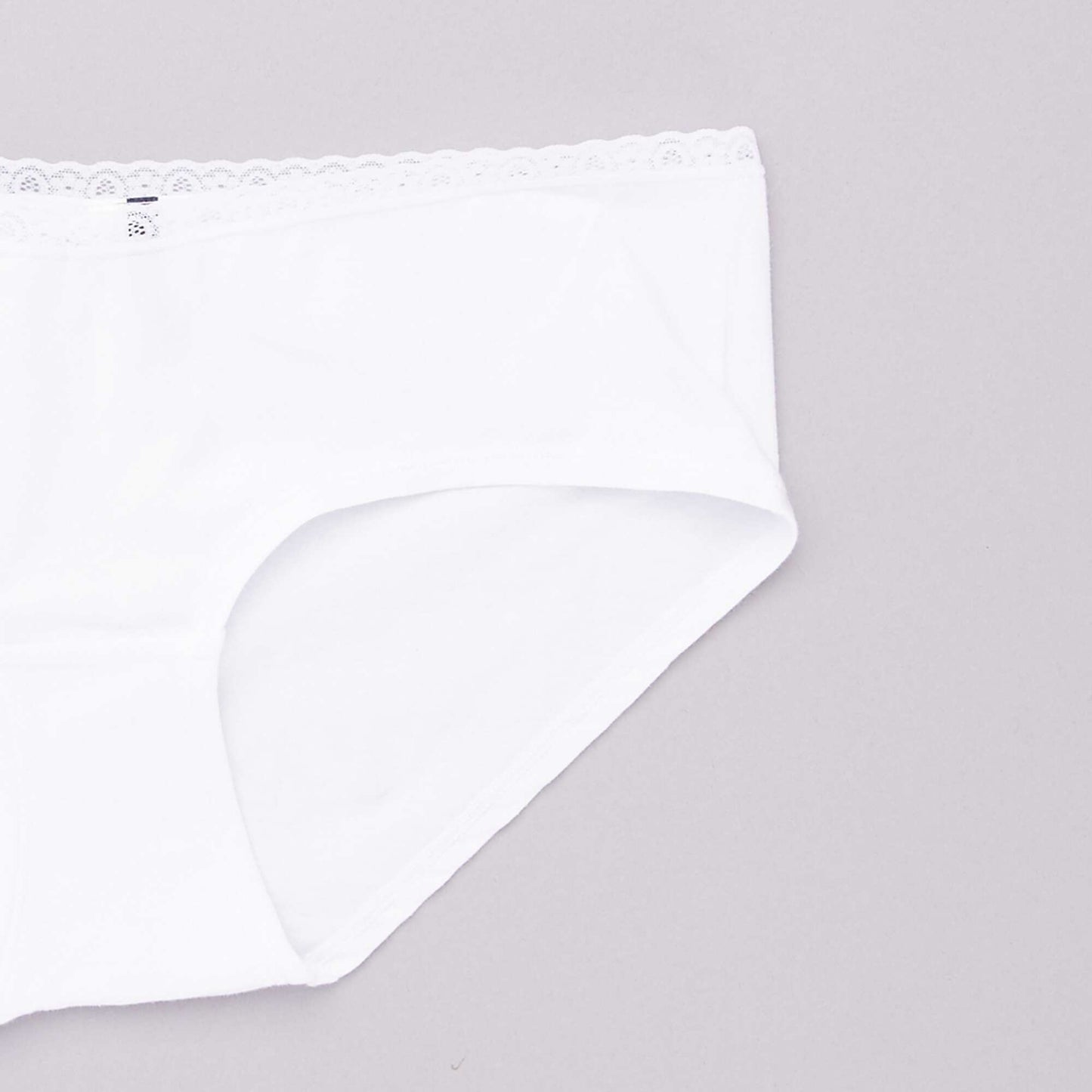 Pack of 3 maternity boy shorts white