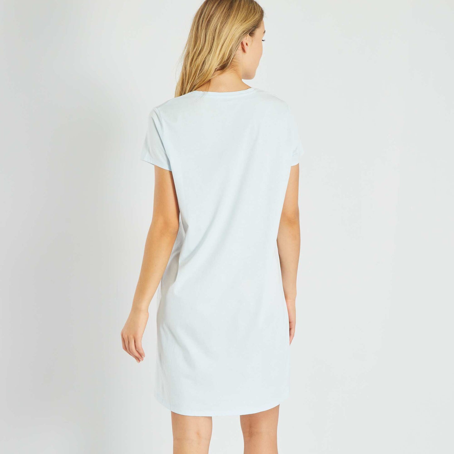 قميص نوم أزرق