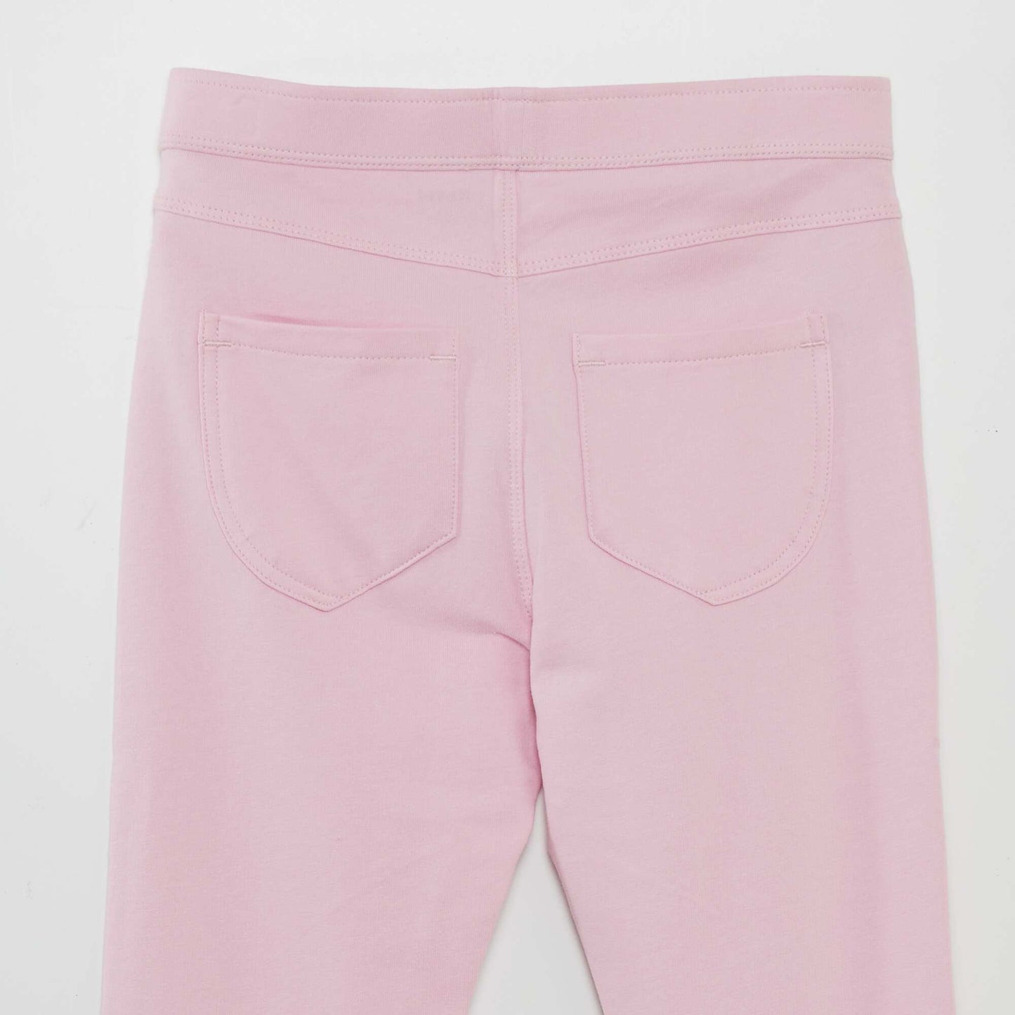 بنطلون جينغز بتصميم صديق للبيئة وردي