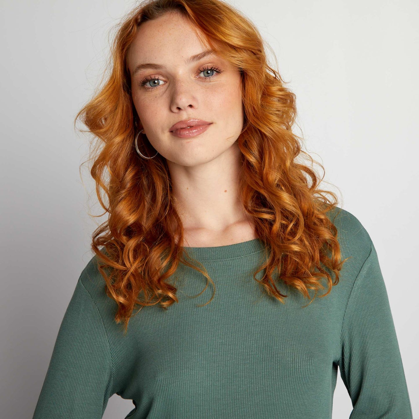 Stretch ribbed knit T-shirt grey green