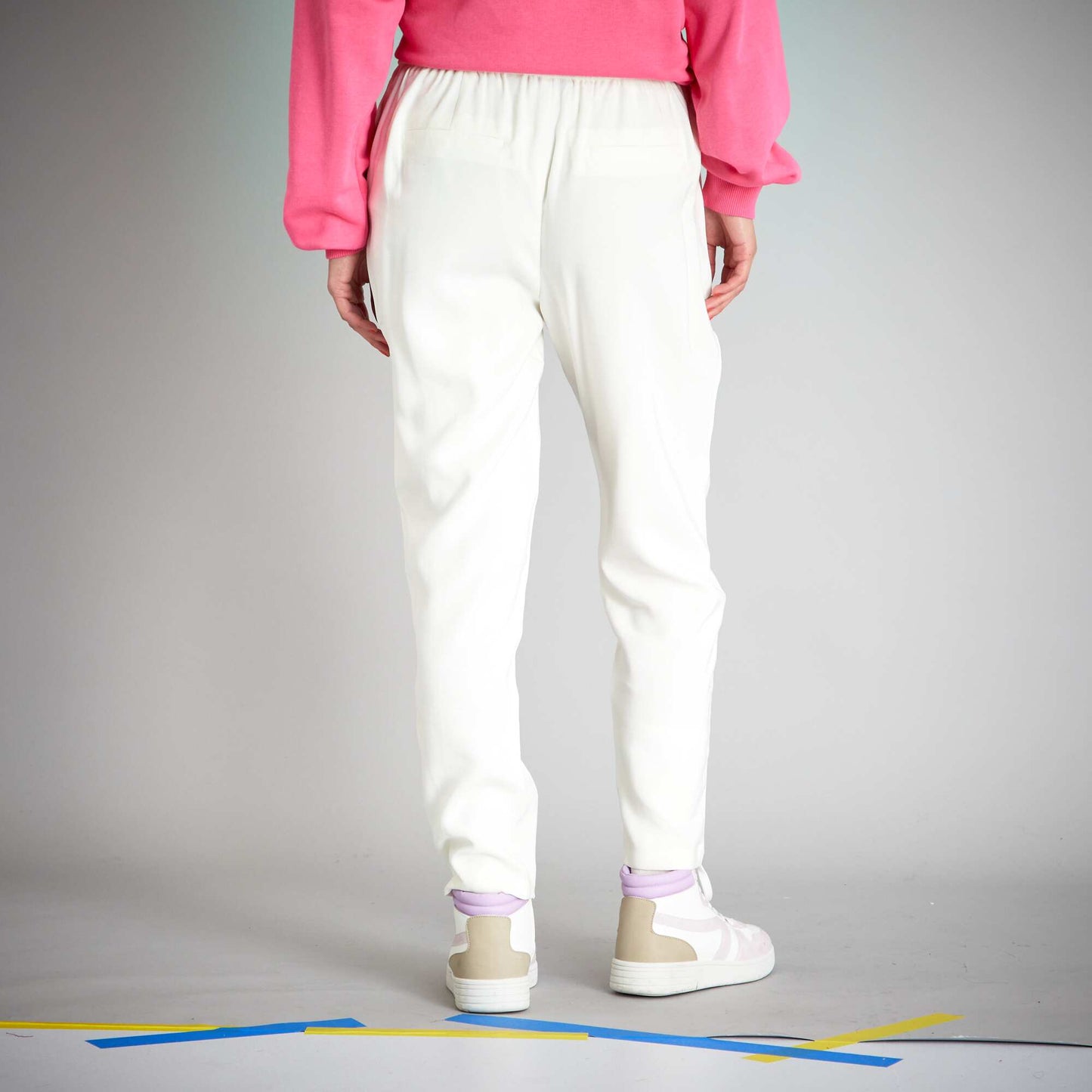 Regular-fit jogger style twill trousers WHITE