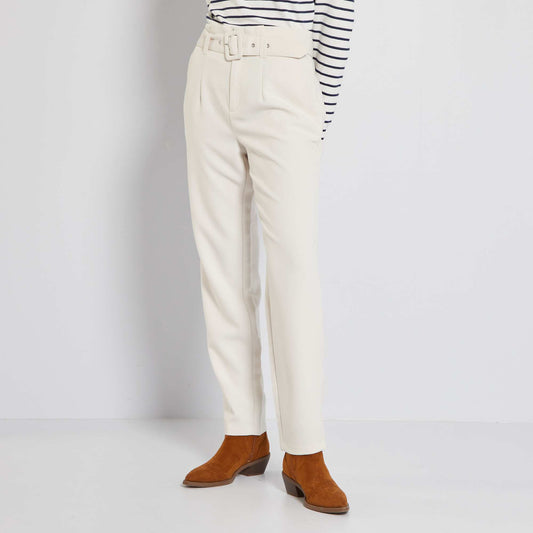 Carrot trousers with belt calcium white