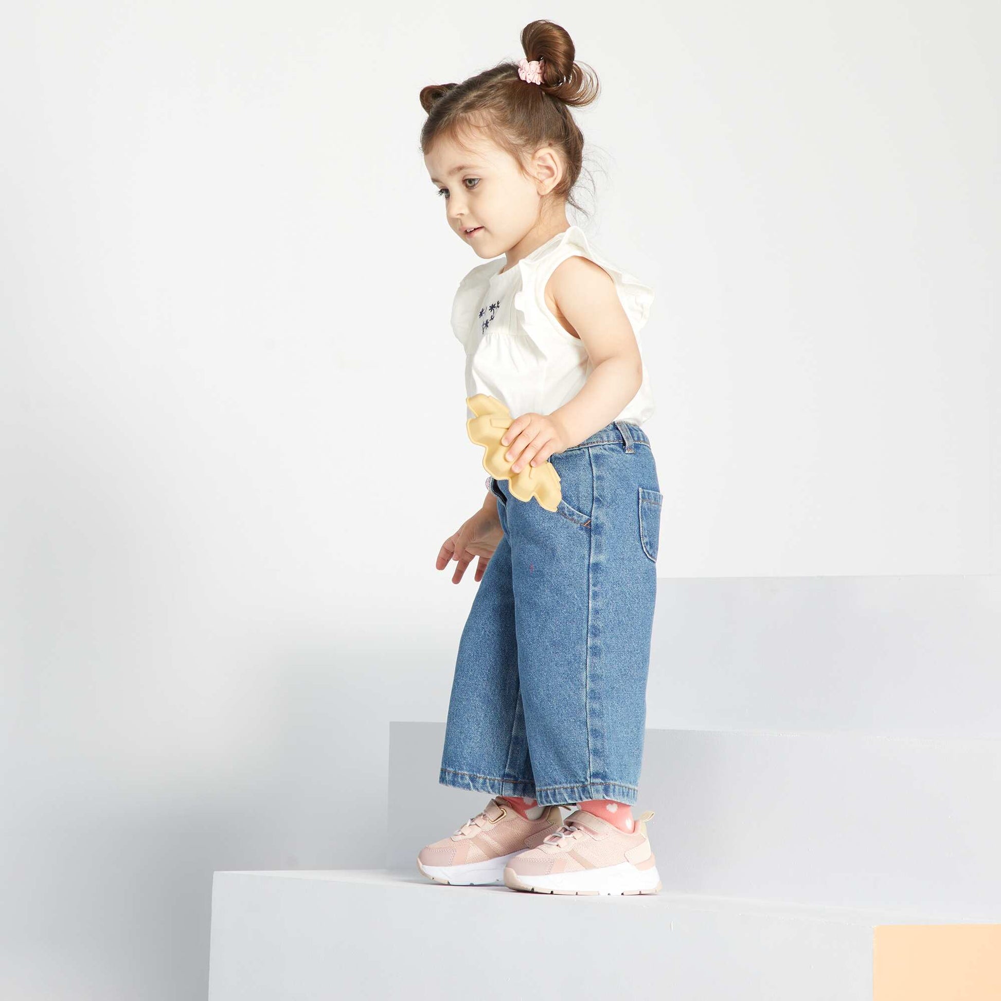 بنطلون جينز واسع القصّة أزرق