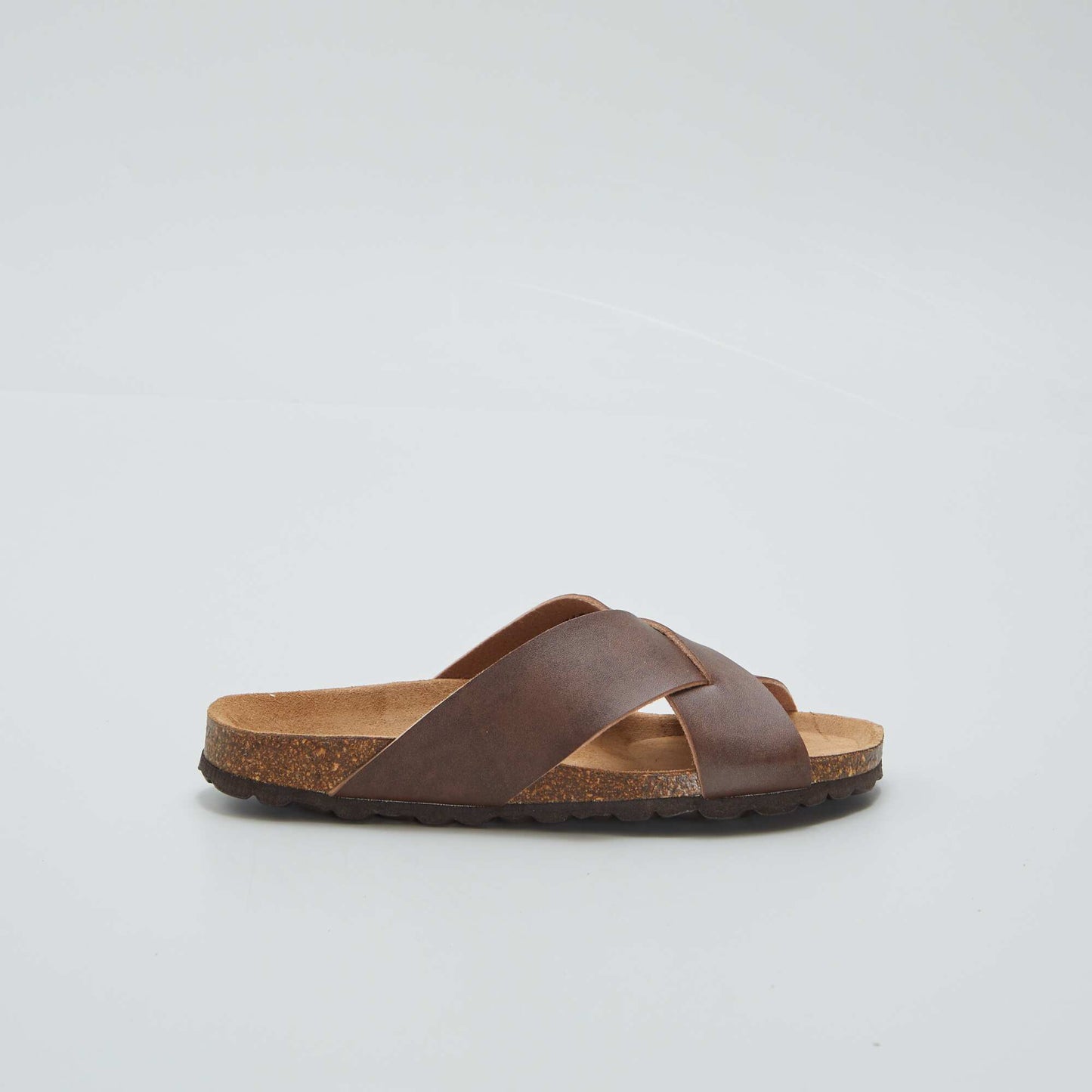 Sandals with crossover straps BROWN