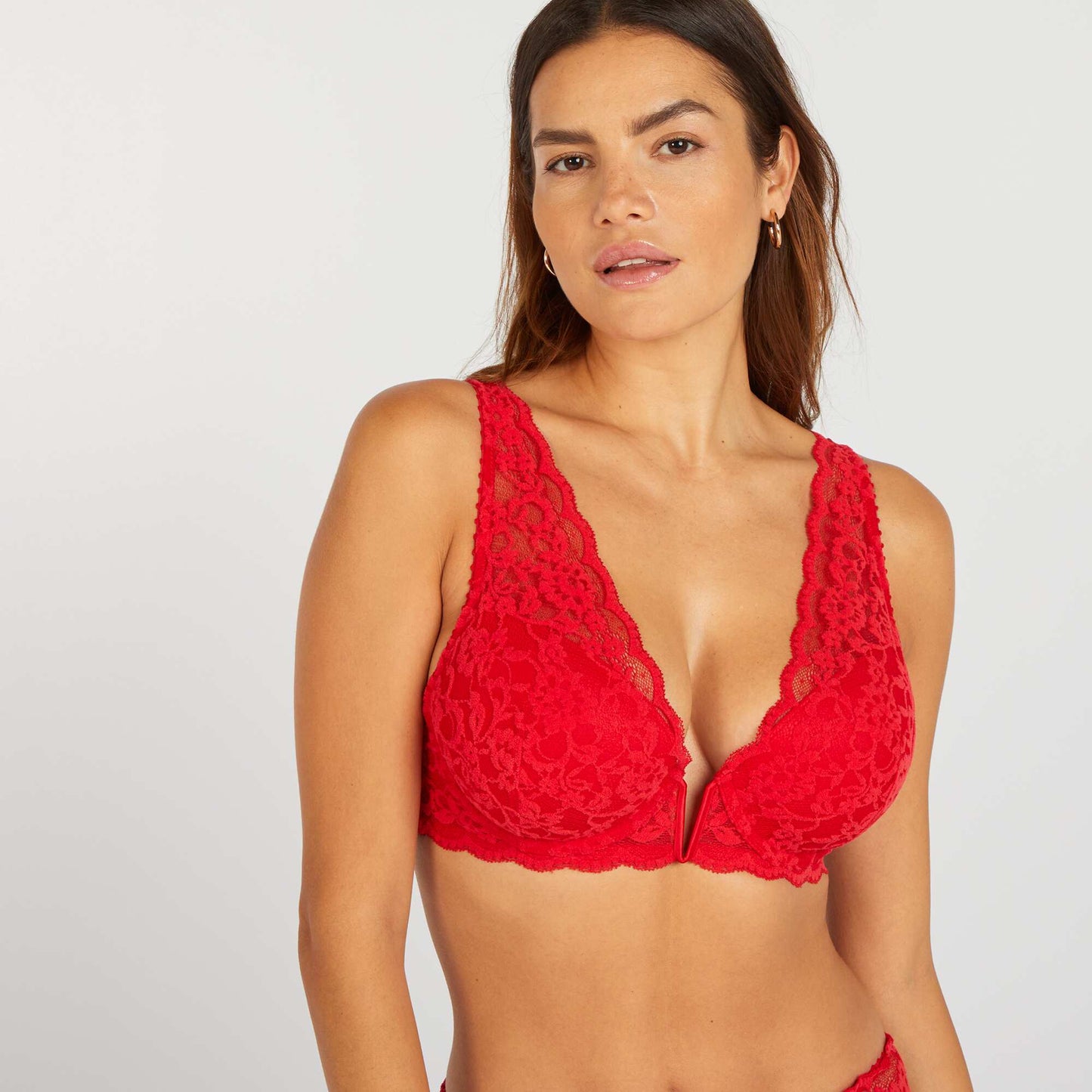 Plunging lace bra  D&E cups TRUE RED