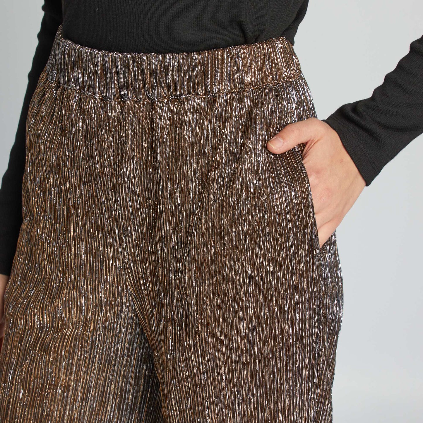 Pleated shiny wide-leg trousers BROWN