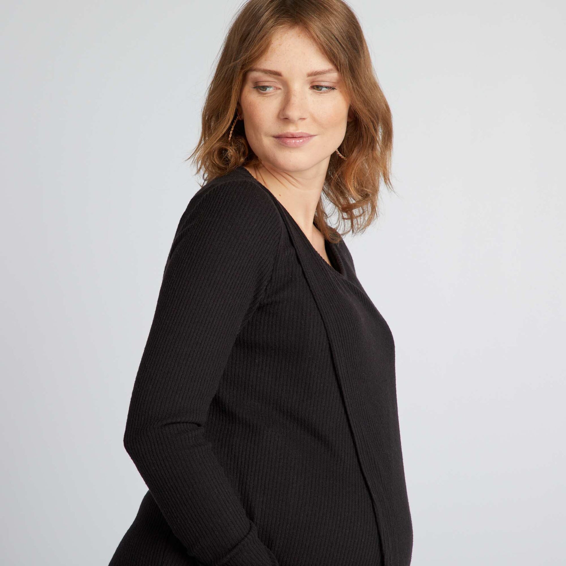 Ribbed knit fabric nursing T-shirt black