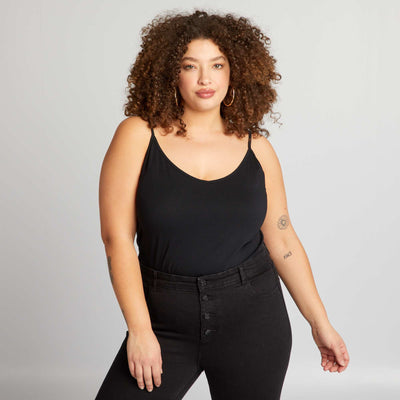 سترة علوية مع سيور سباغيتي سوداء