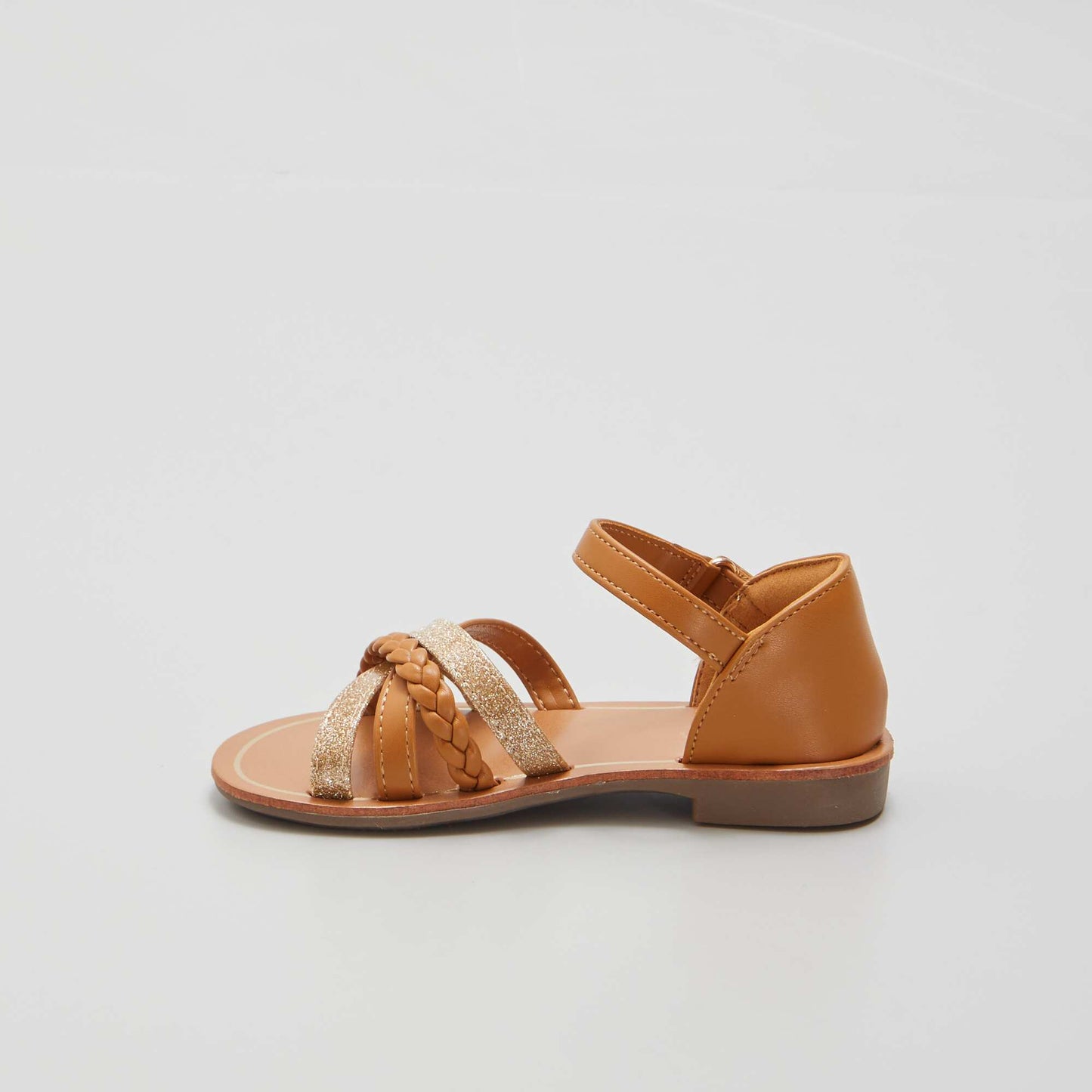Sandals with stylish straps BROWN