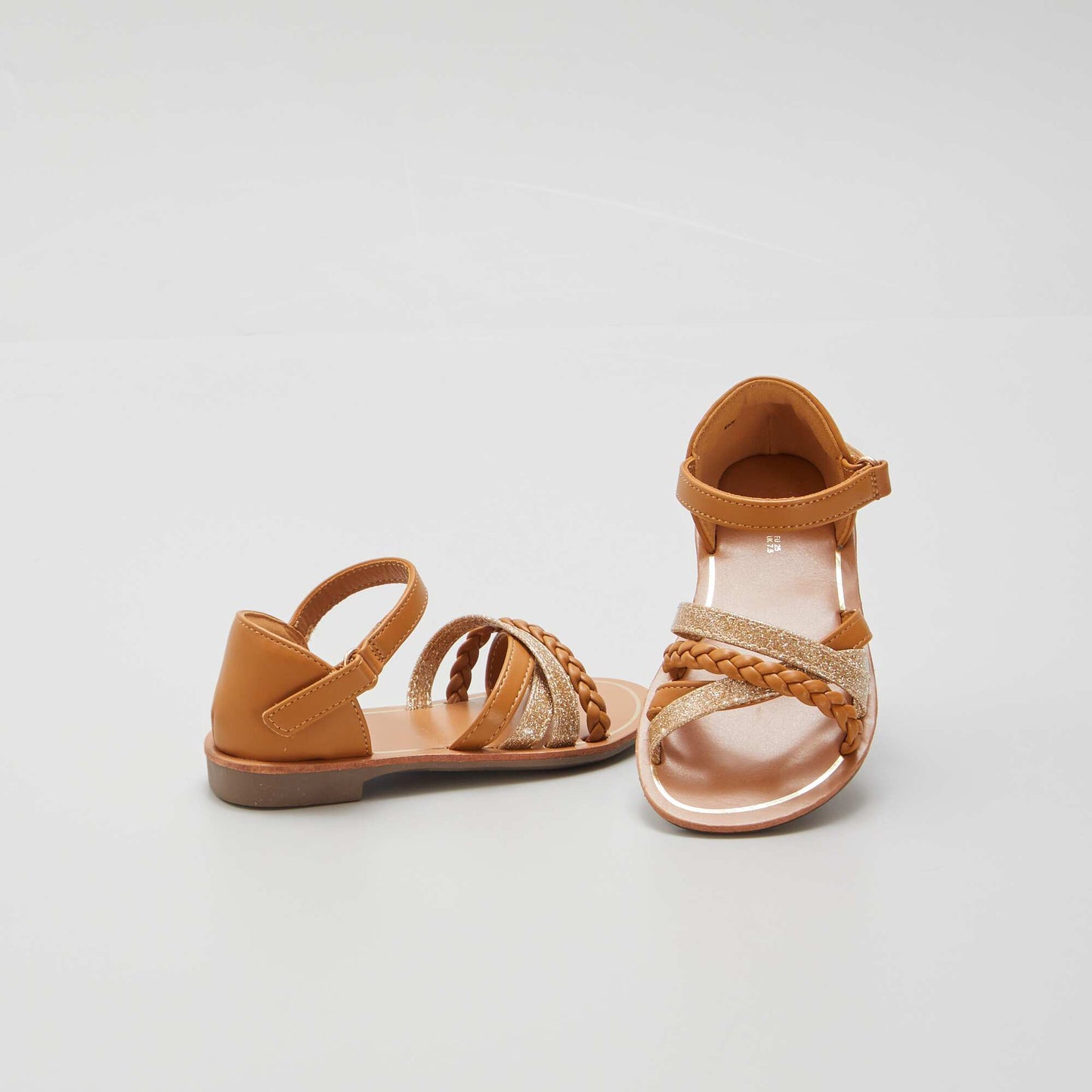 Sandals with stylish straps BROWN