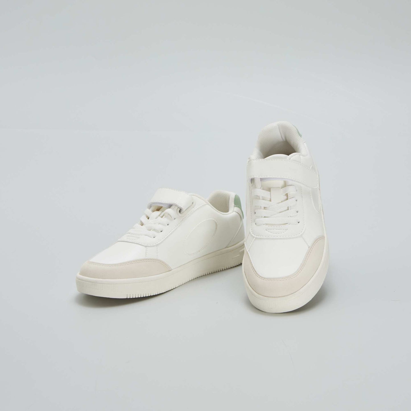 Low-top trainers with Velcro and laces white